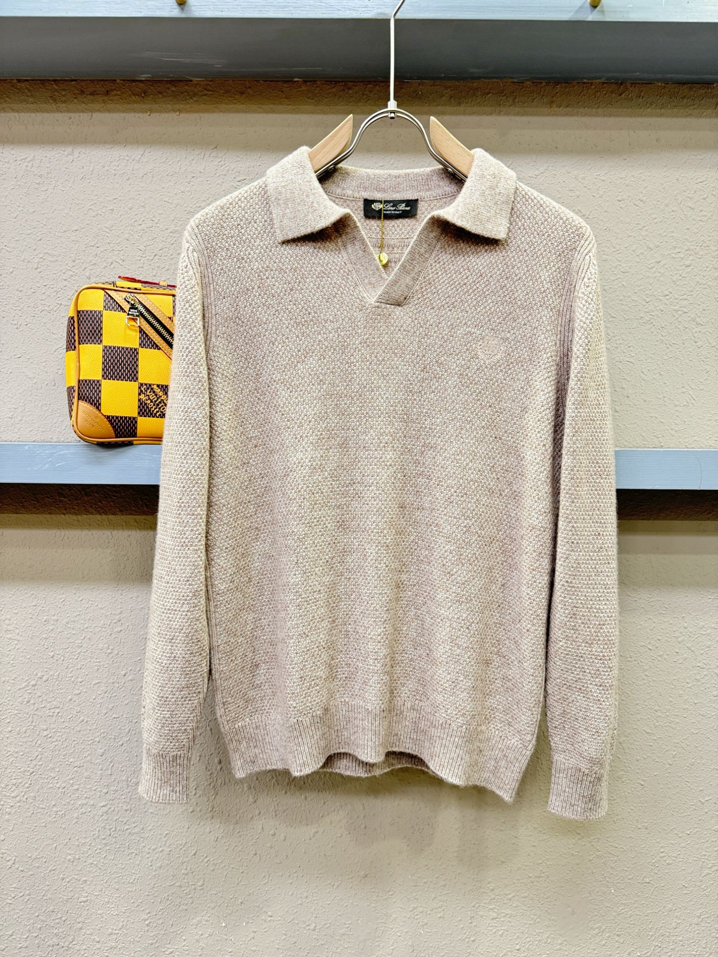 Loro Piana诺悠翩雅 新品爆款 2025秋冬新品羊毛毛衣 胸前品牌Golo刺绣🪡经典简约大气品牌