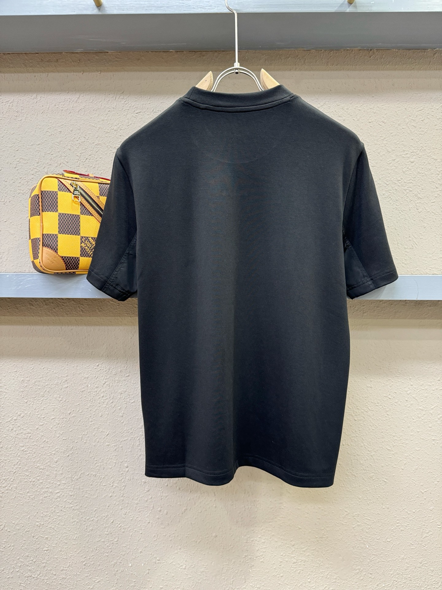 PRADA 普拉达 顶级品质 2025秋冬新品短袖！原版定制面料，手感柔软。顶级进口私货，时尚设计潮流羊