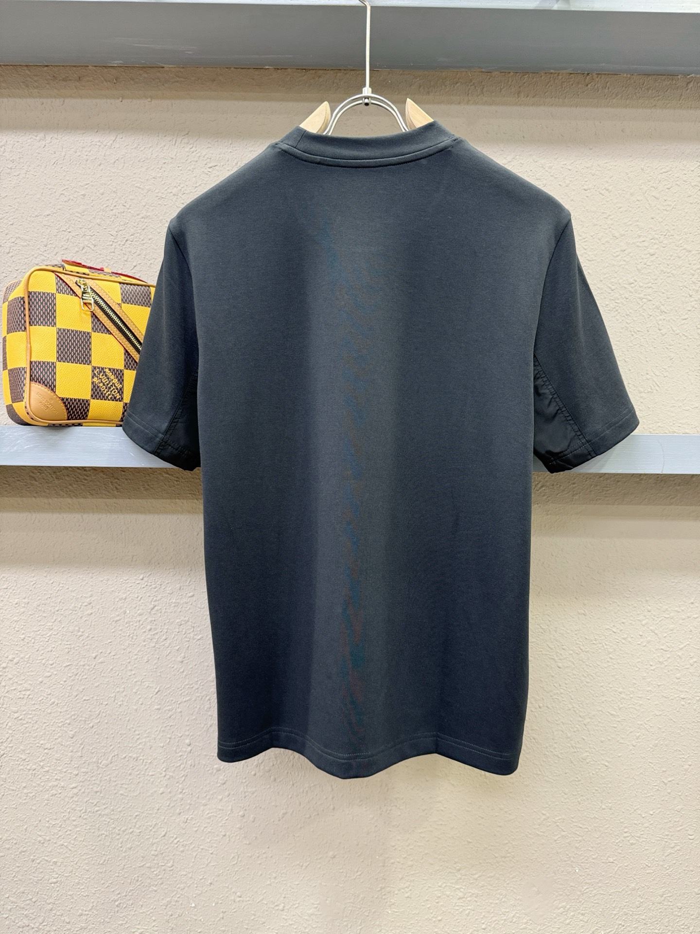 PRADA 普拉达 顶级品质 2025秋冬新品短袖！原版定制面料，手感柔软。顶级进口私货，时尚设计潮流羊