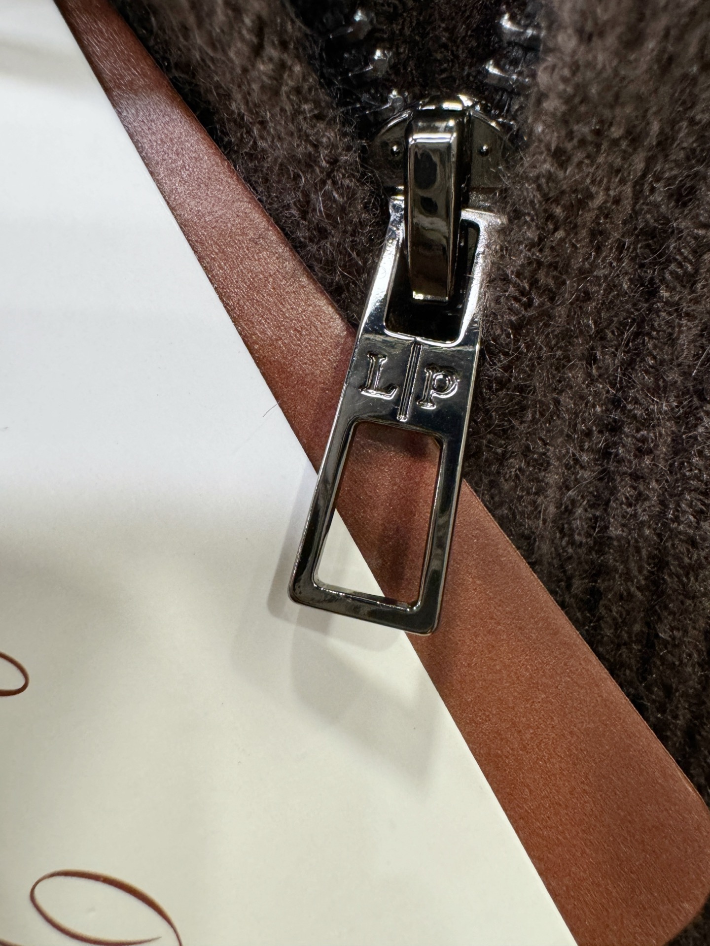 Loro Piana诺悠翩雅 新品爆款 2025秋冬新品拉链羊毛毛衣 胸前品牌Golo刺绣🪡经典简约大气