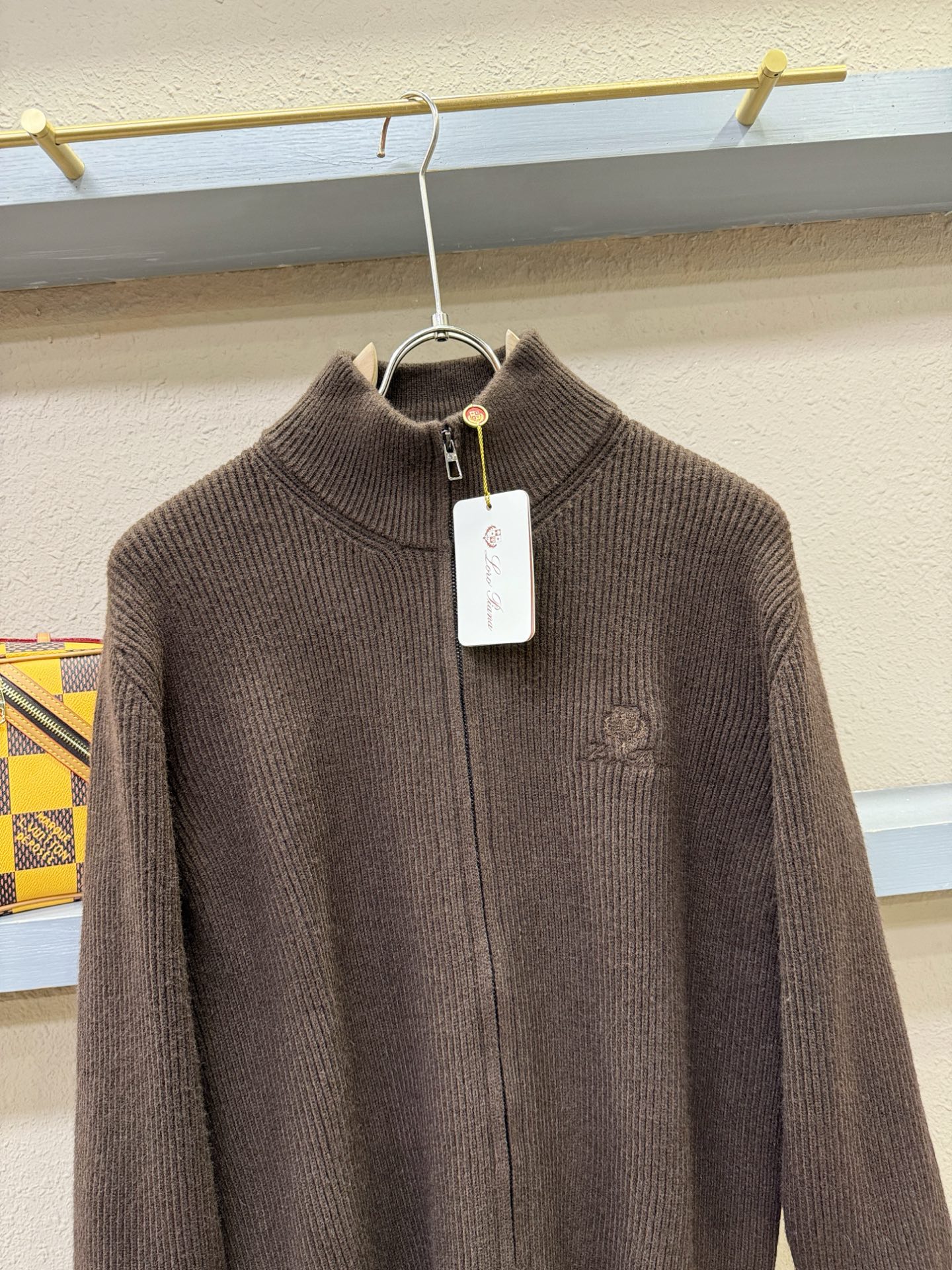 Loro Piana诺悠翩雅 新品爆款 2025秋冬新品拉链羊毛毛衣 胸前品牌Golo刺绣🪡经典简约大气