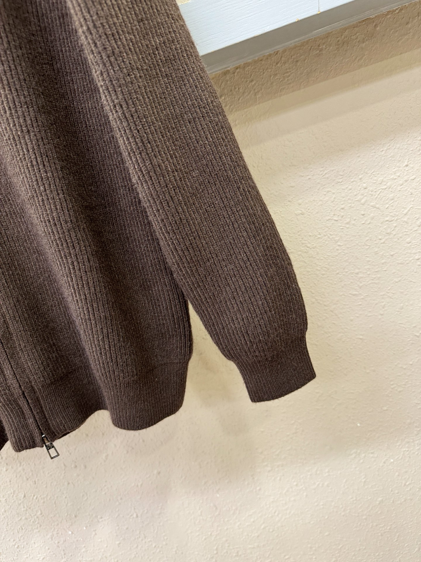 Loro Piana诺悠翩雅 新品爆款 2025秋冬新品拉链羊毛毛衣 胸前品牌Golo刺绣🪡经典简约大气