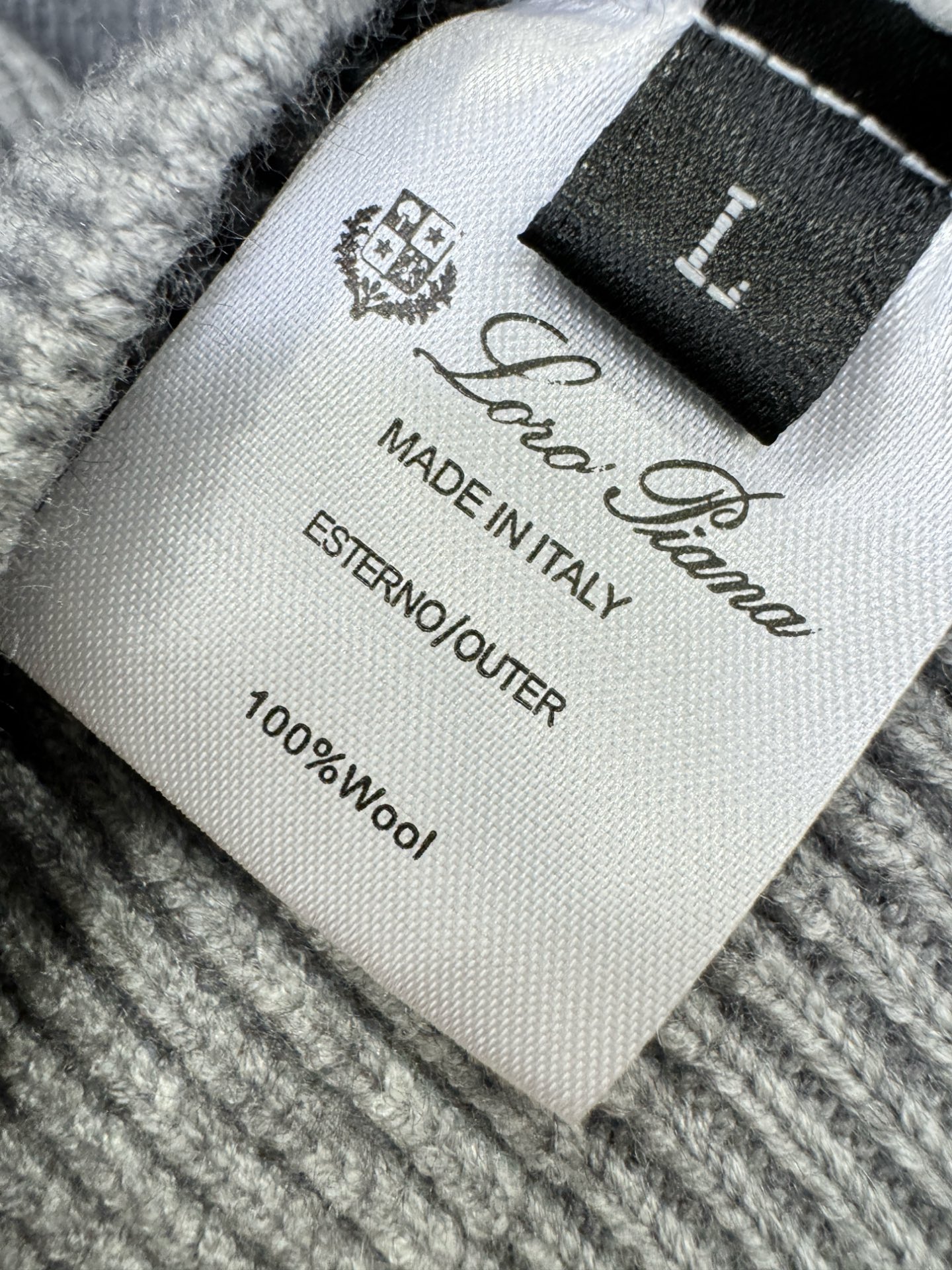 Loro Piana诺悠翩雅 新品爆款 2025秋冬新品拉链羊毛毛衣 胸前品牌Golo刺绣🪡经典简约大气