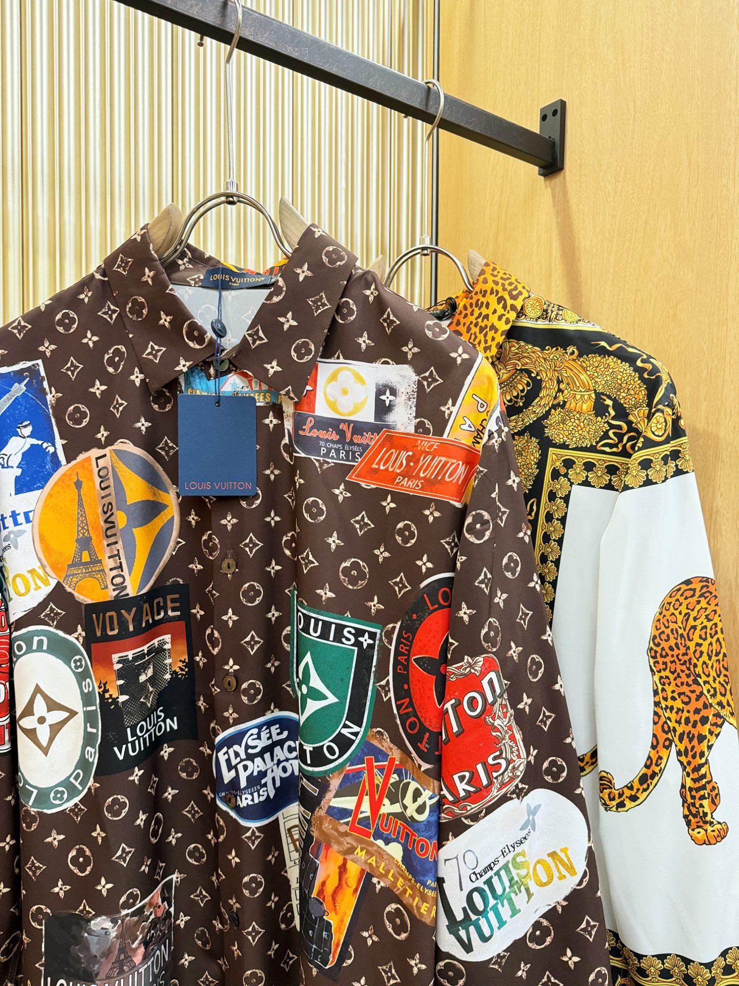 LV 2025 新款真丝衬衫，贸易公司渠道稀出，领先官网发售！经典休闲衬衫搭配独特的设计，简洁干净、经典