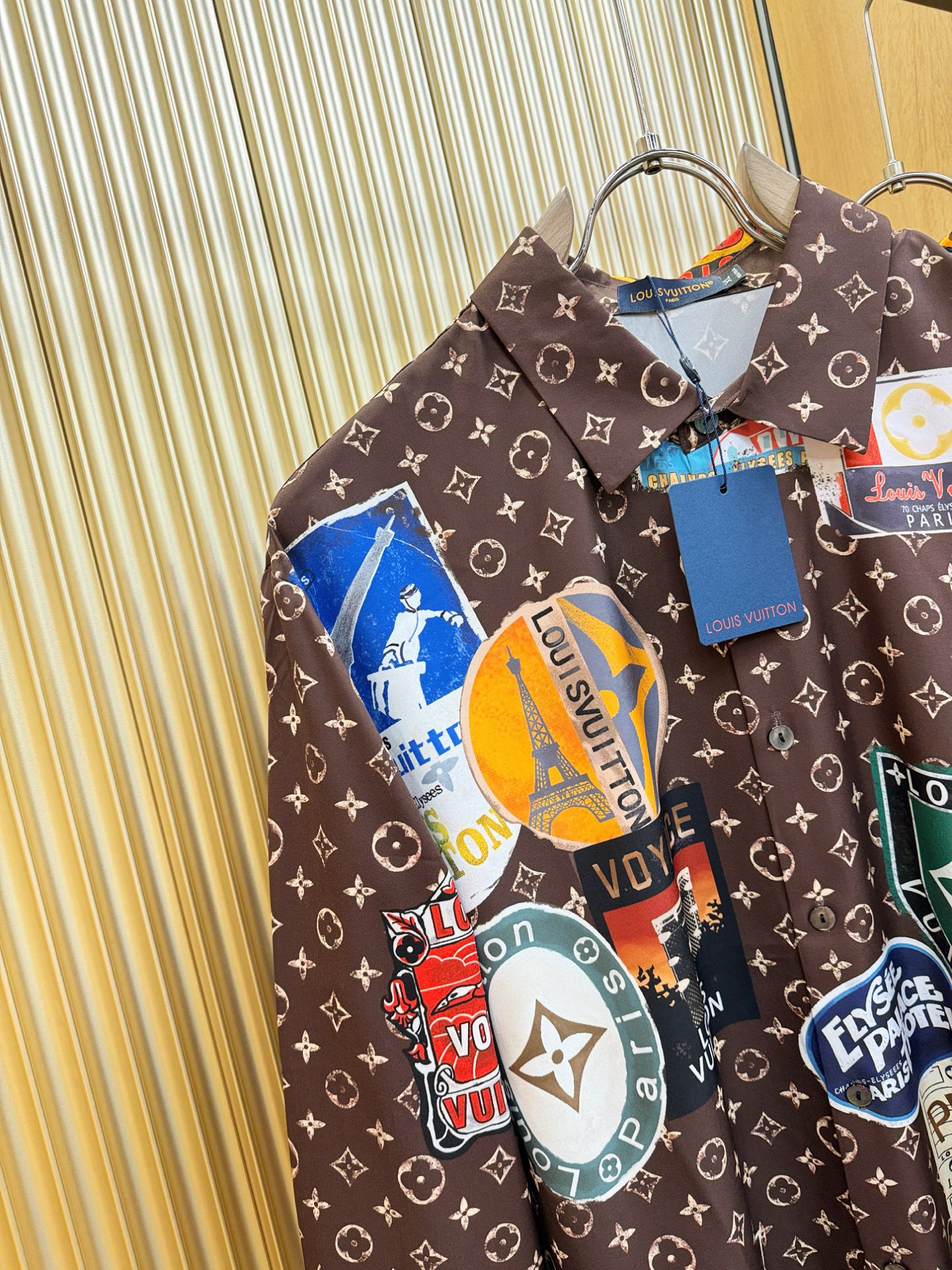 LV 2025 新款真丝衬衫，贸易公司渠道稀出，领先官网发售！经典休闲衬衫搭配独特的设计，简洁干净、经典