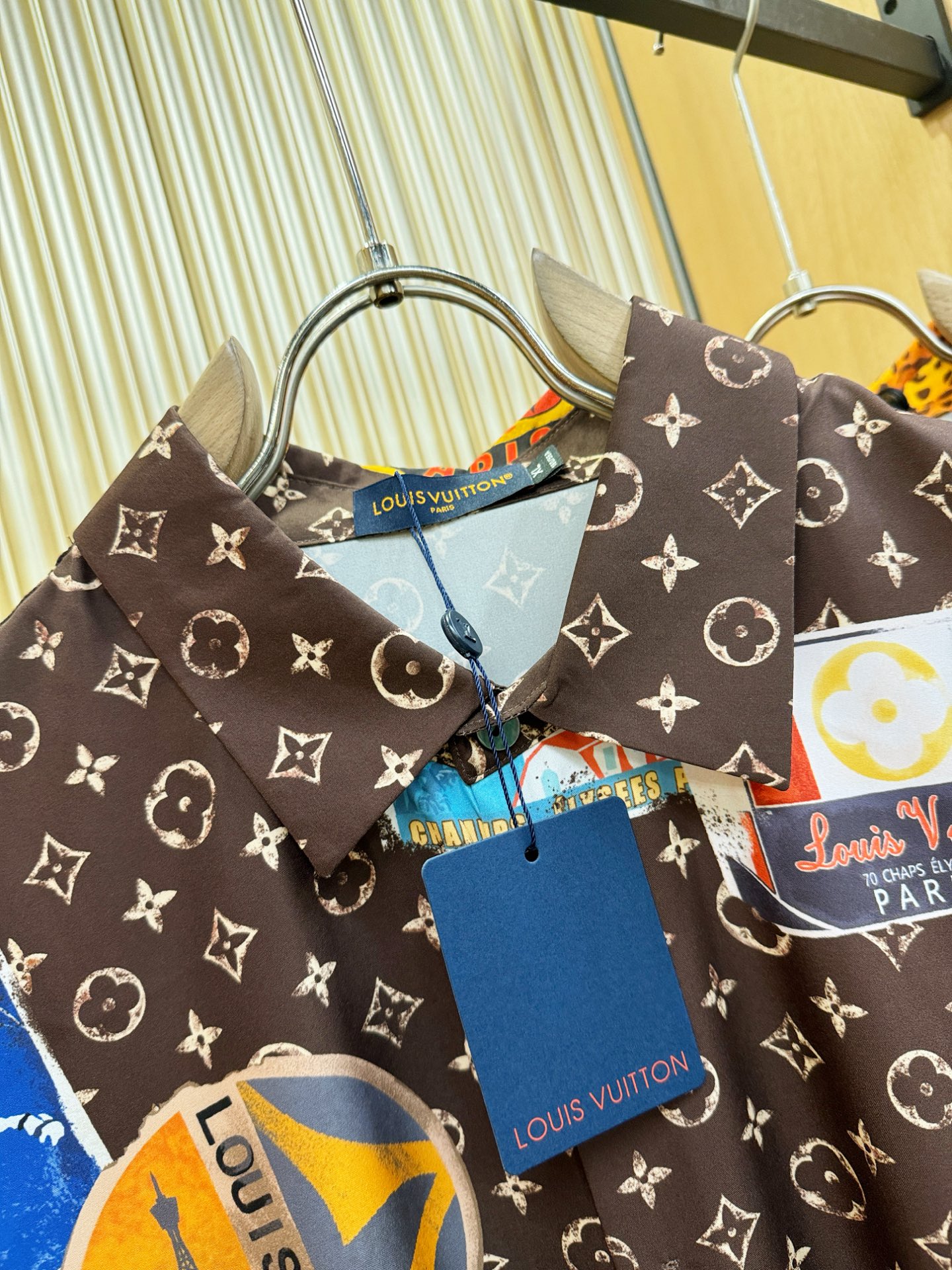 LV 2025 新款真丝衬衫，贸易公司渠道稀出，领先官网发售！经典休闲衬衫搭配独特的设计，简洁干净、经典