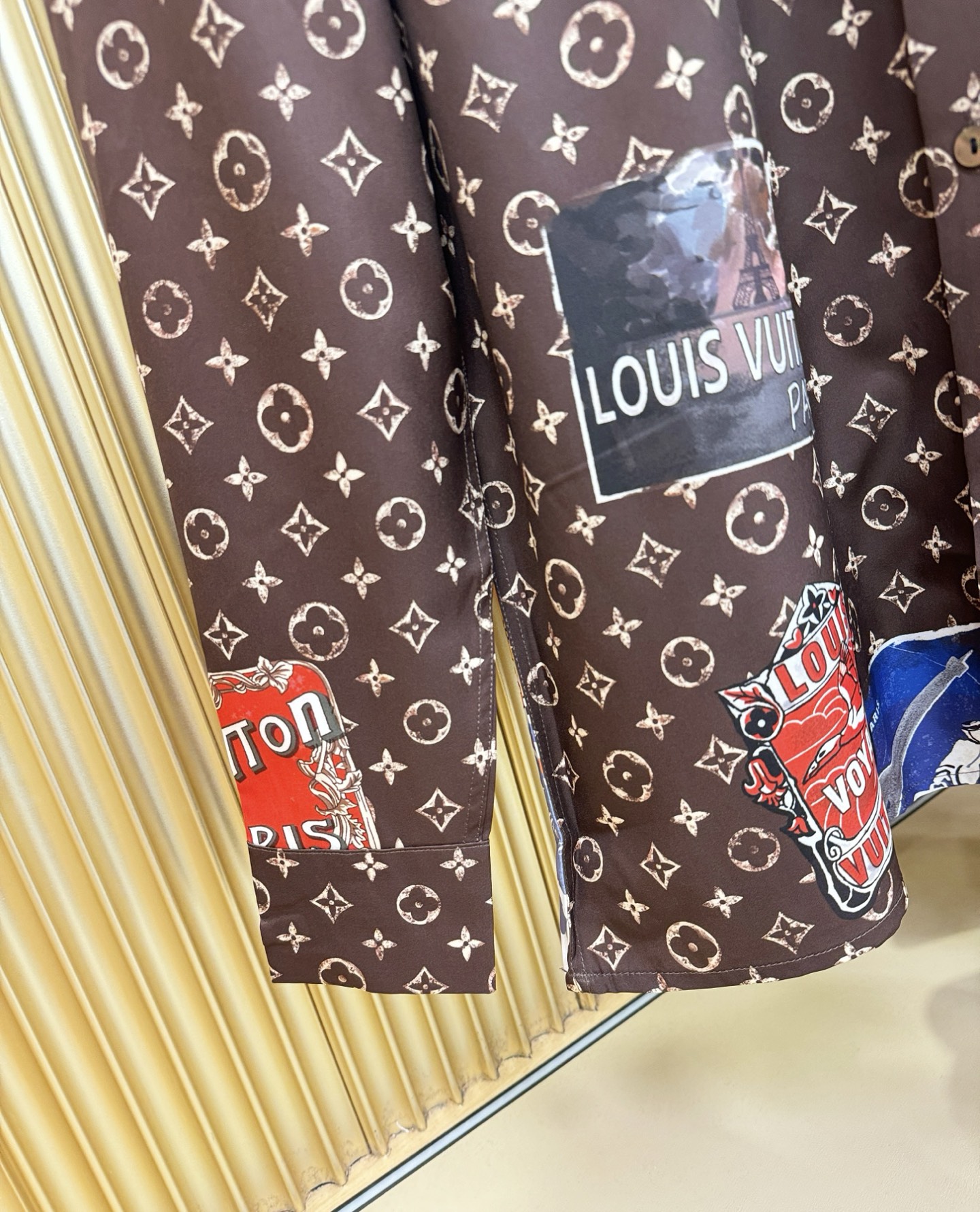 LV 2025 新款真丝衬衫，贸易公司渠道稀出，领先官网发售！经典休闲衬衫搭配独特的设计，简洁干净、经典