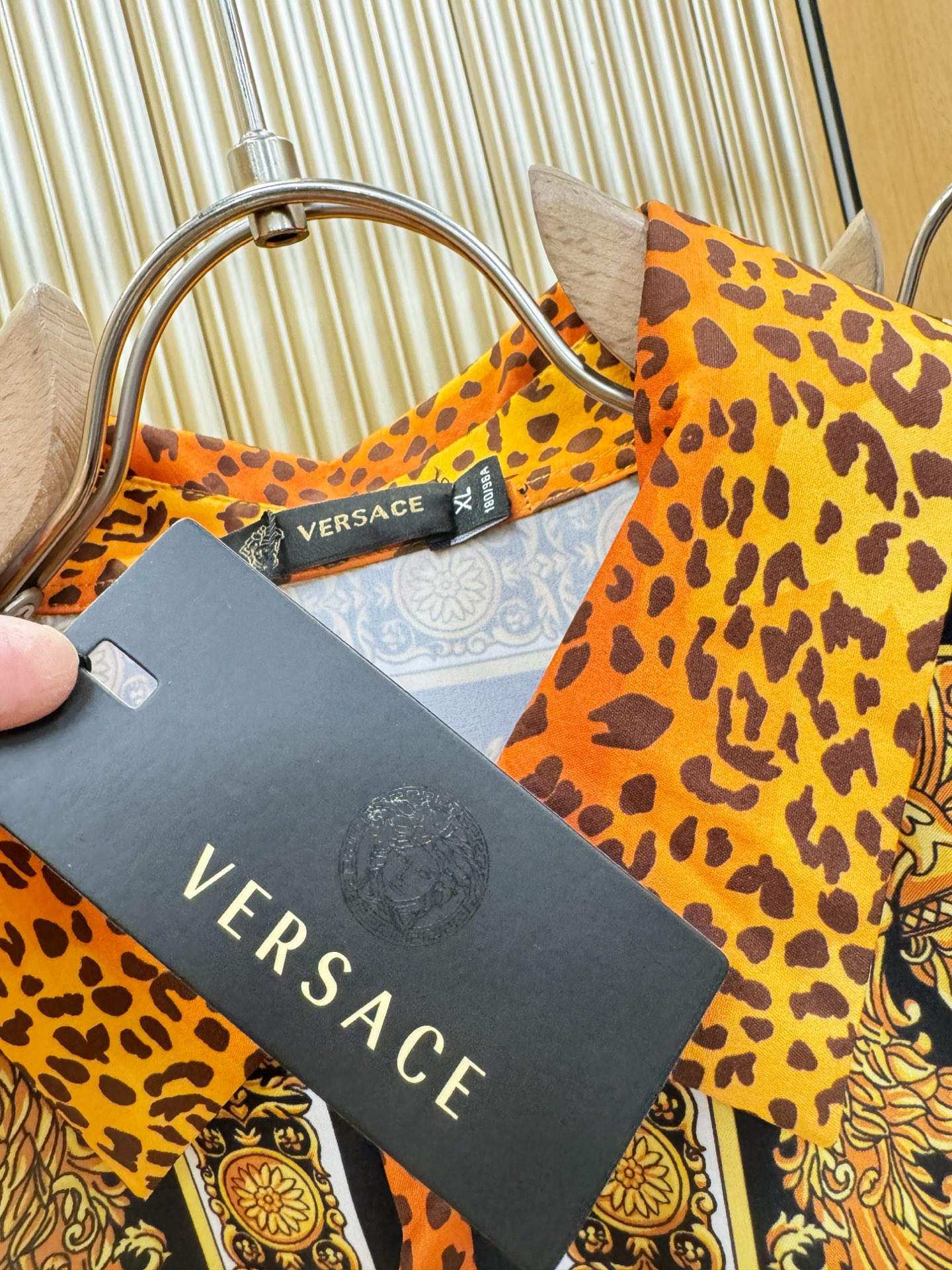 Versace 范思哲 2025 新款真丝衬衫，贸易公司渠道稀出，领先官网发售！经典休闲衬衫搭配独特的设