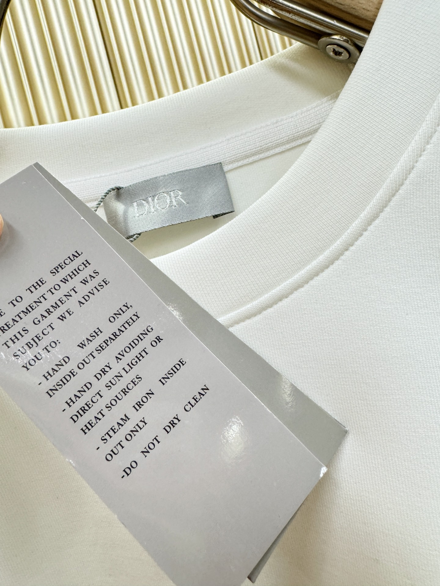 Dior迪奥 2025ss秋季新品 长袖卫衣，经典Logo设计，百搭款 官网同步发售 定制面料，柔软细腻