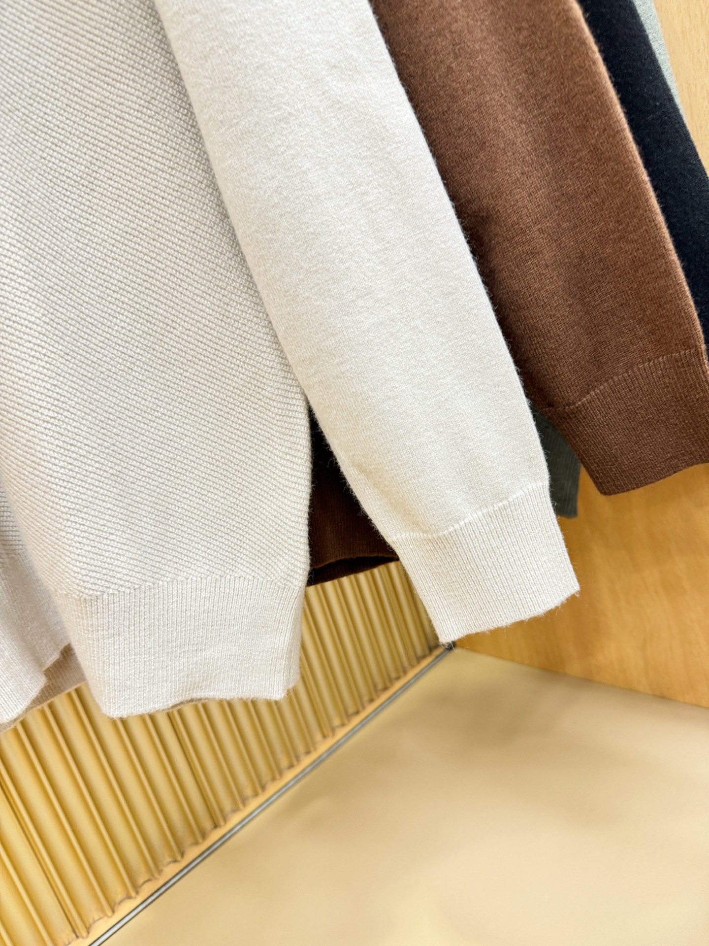 Loro Piana诺悠翩雅 新品爆款 2025秋冬新品羊毛毛衣 胸前品牌Golo刺绣，经典简约大气品牌