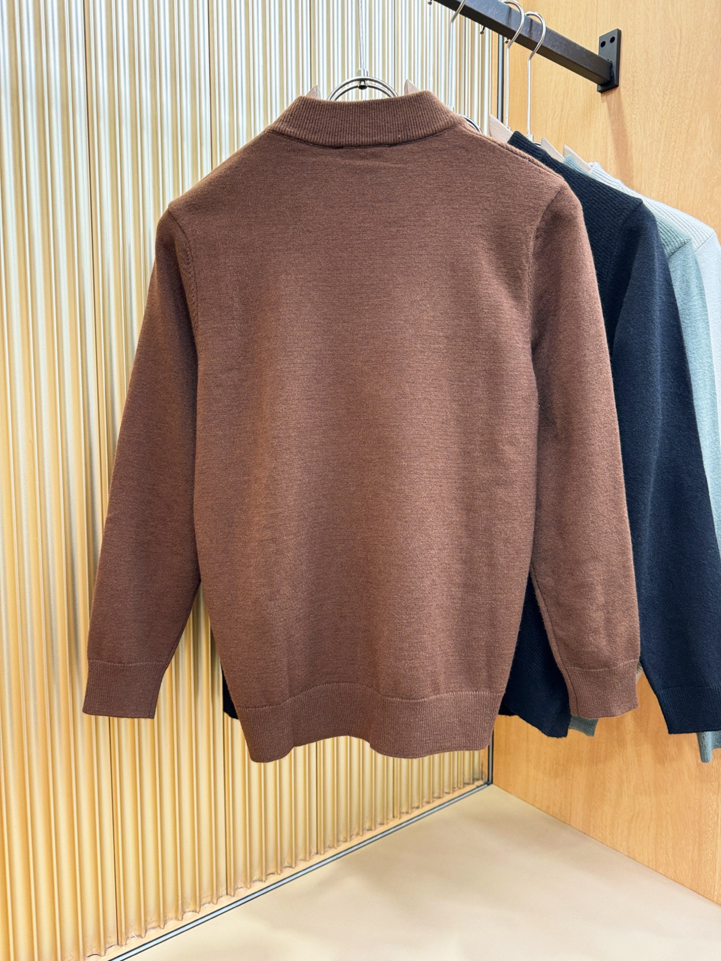 Loro Piana诺悠翩雅 新品爆款 2025秋冬新品羊毛毛衣 胸前品牌Golo刺绣，经典简约大气品牌