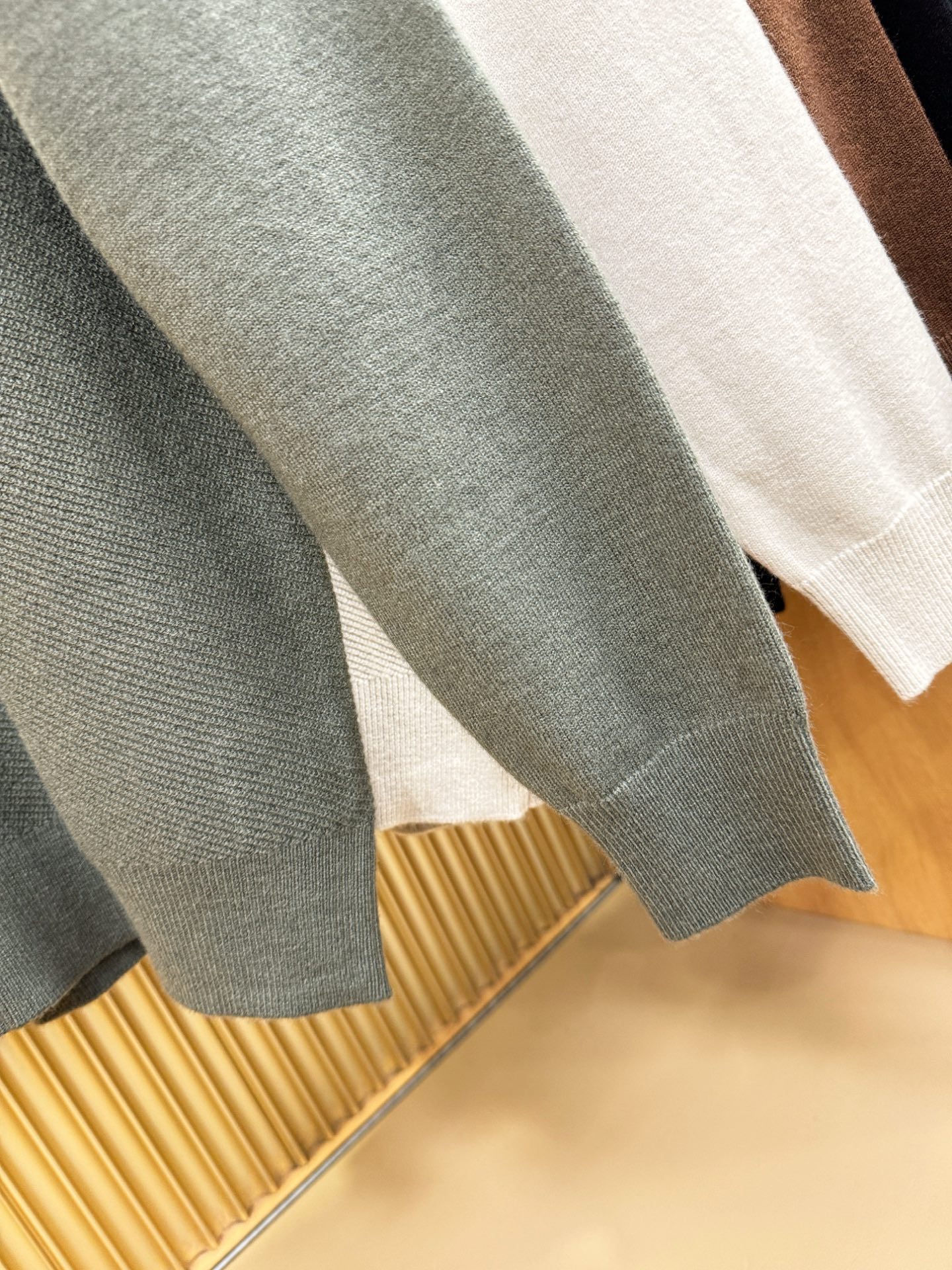 Loro Piana诺悠翩雅 新品爆款 2025秋冬新品羊毛毛衣 胸前品牌Golo刺绣，经典简约大气品牌