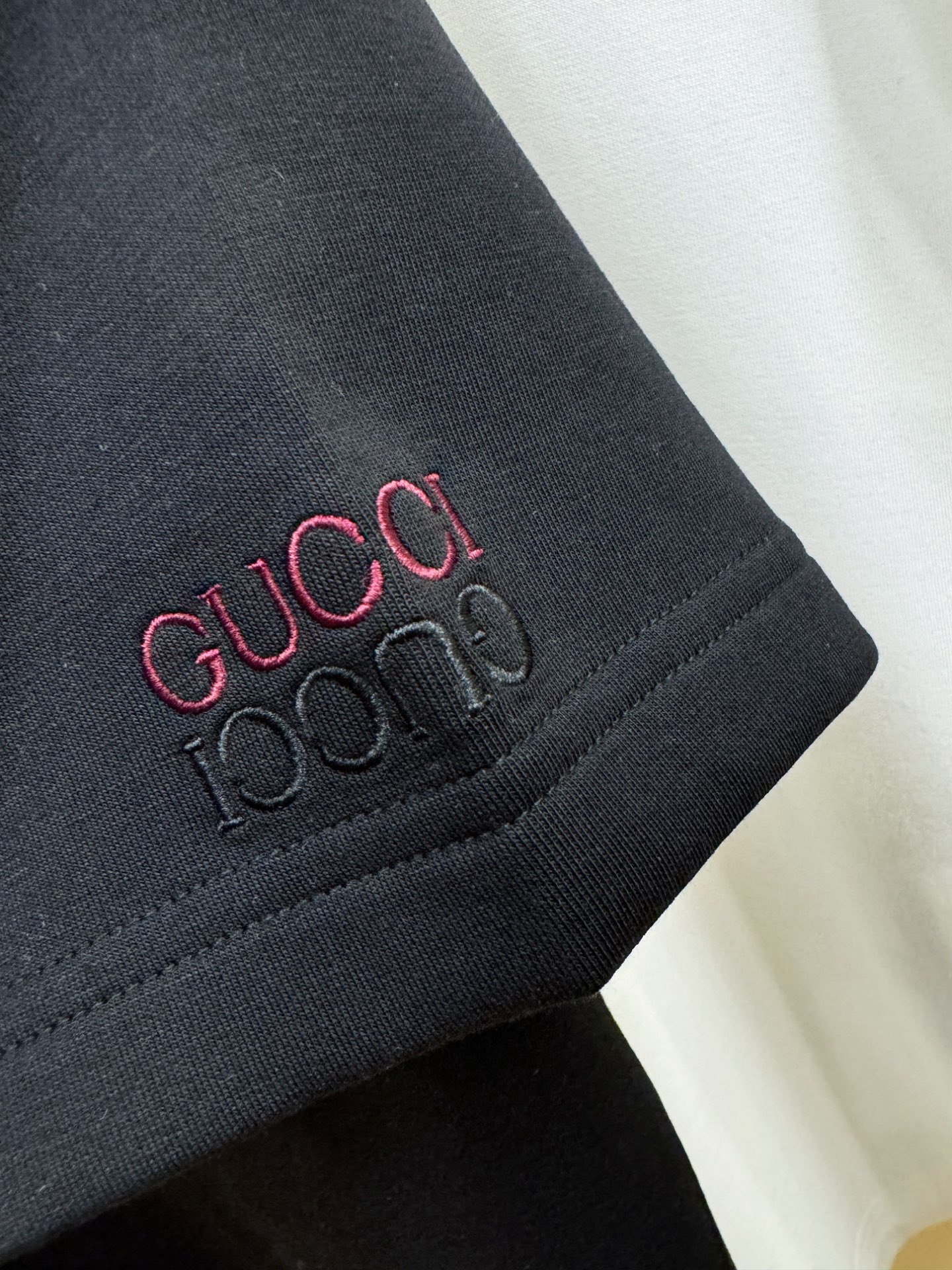 Gucci古奇 顶级品质 2025秋冬新品短袖！原版定制面料，手感柔软。顶级进口私货，时尚设计潮流短袖，