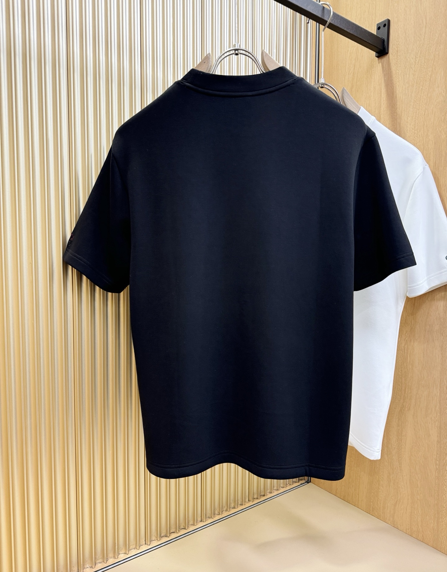 Gucci古奇 顶级品质 2025秋冬新品短袖！原版定制面料，手感柔软。顶级进口私货，时尚设计潮流短袖，