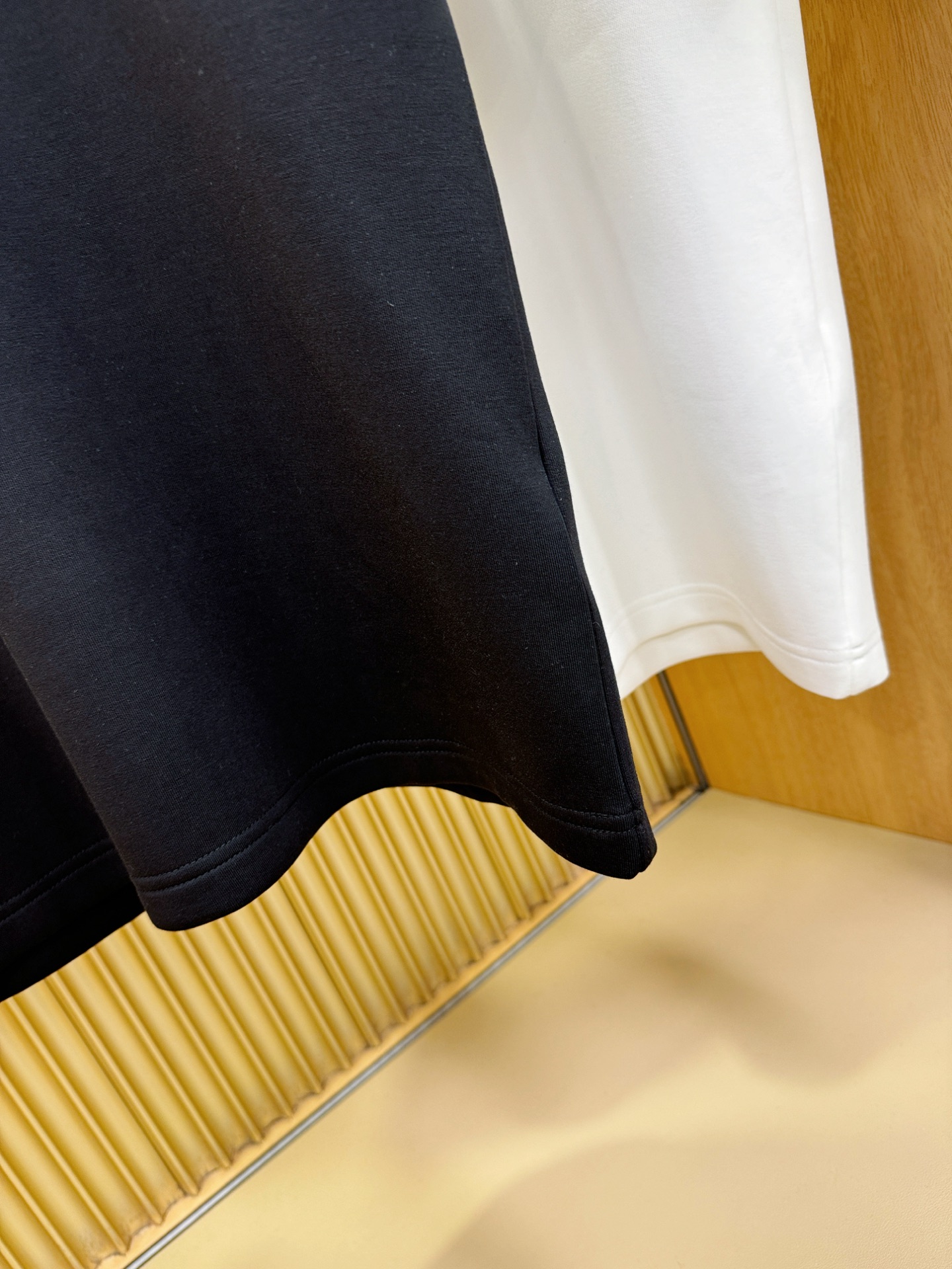 Gucci古奇 顶级品质 2025秋冬新品短袖！原版定制面料，手感柔软。顶级进口私货，时尚设计潮流短袖，