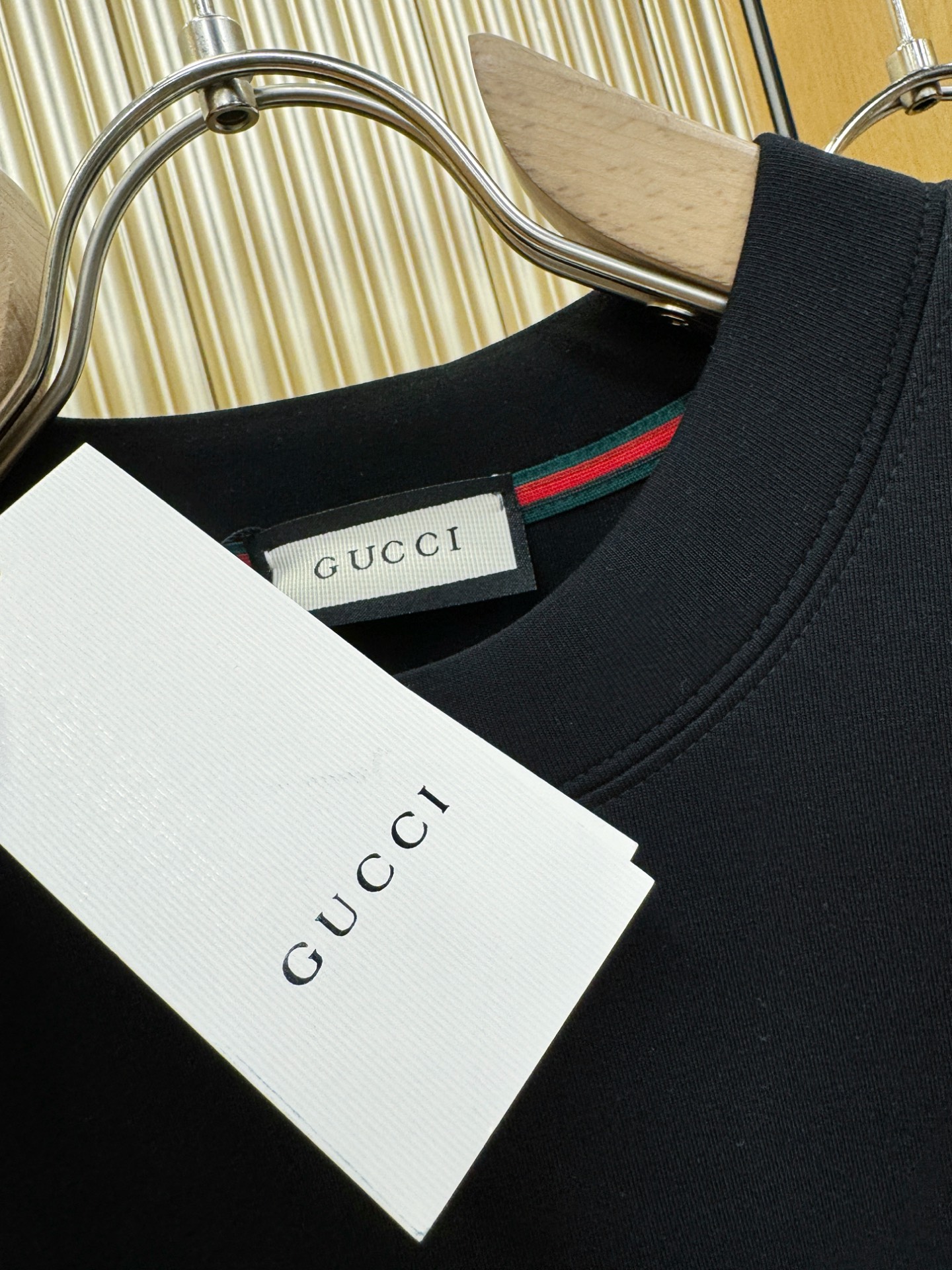 Gucci古奇 顶级品质 2025秋冬新品短袖！原版定制面料，手感柔软。顶级进口私货，时尚设计潮流短袖，