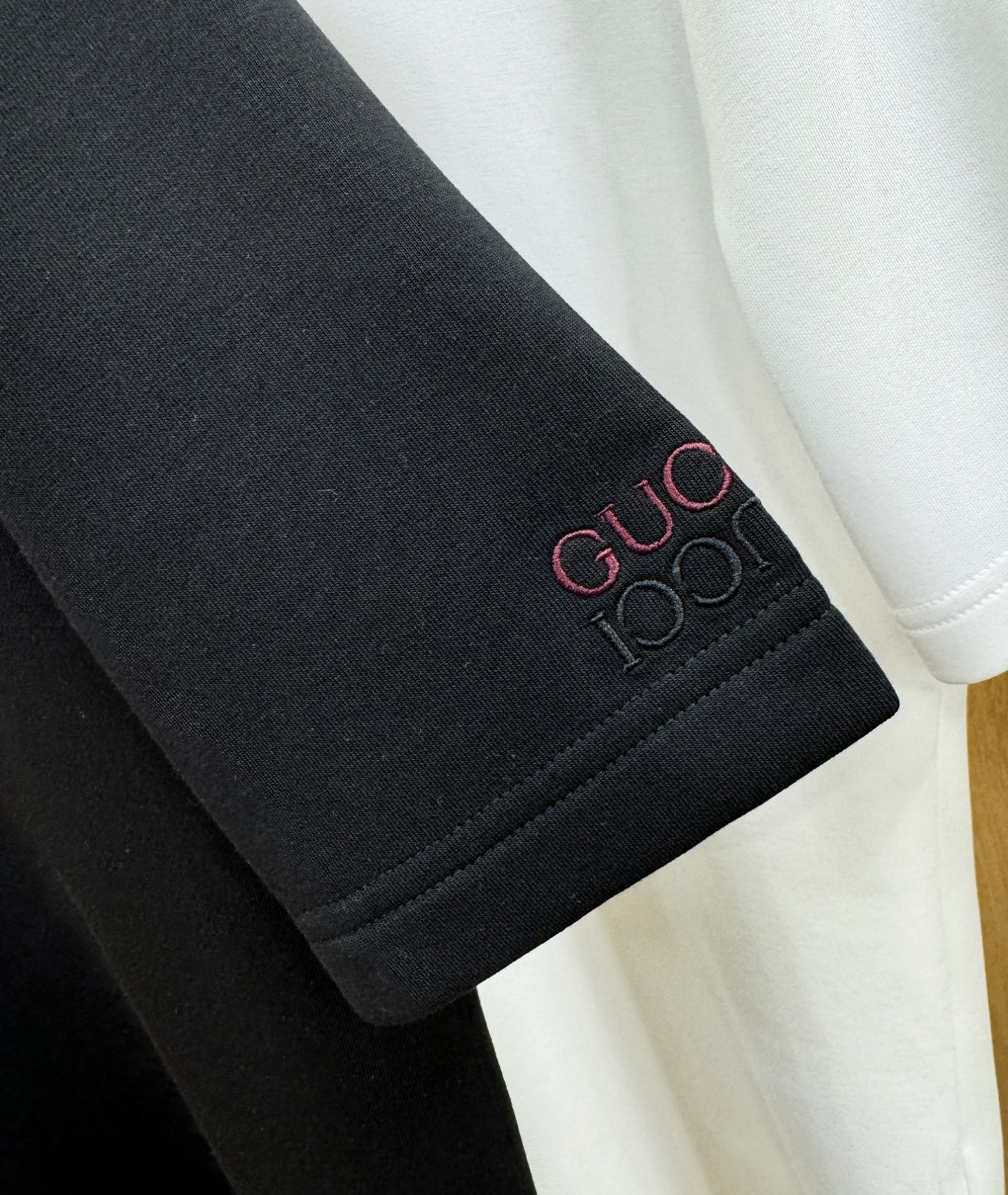 Gucci古奇 顶级品质 2025秋冬新品短袖！原版定制面料，手感柔软。顶级进口私货，时尚设计潮流短袖，