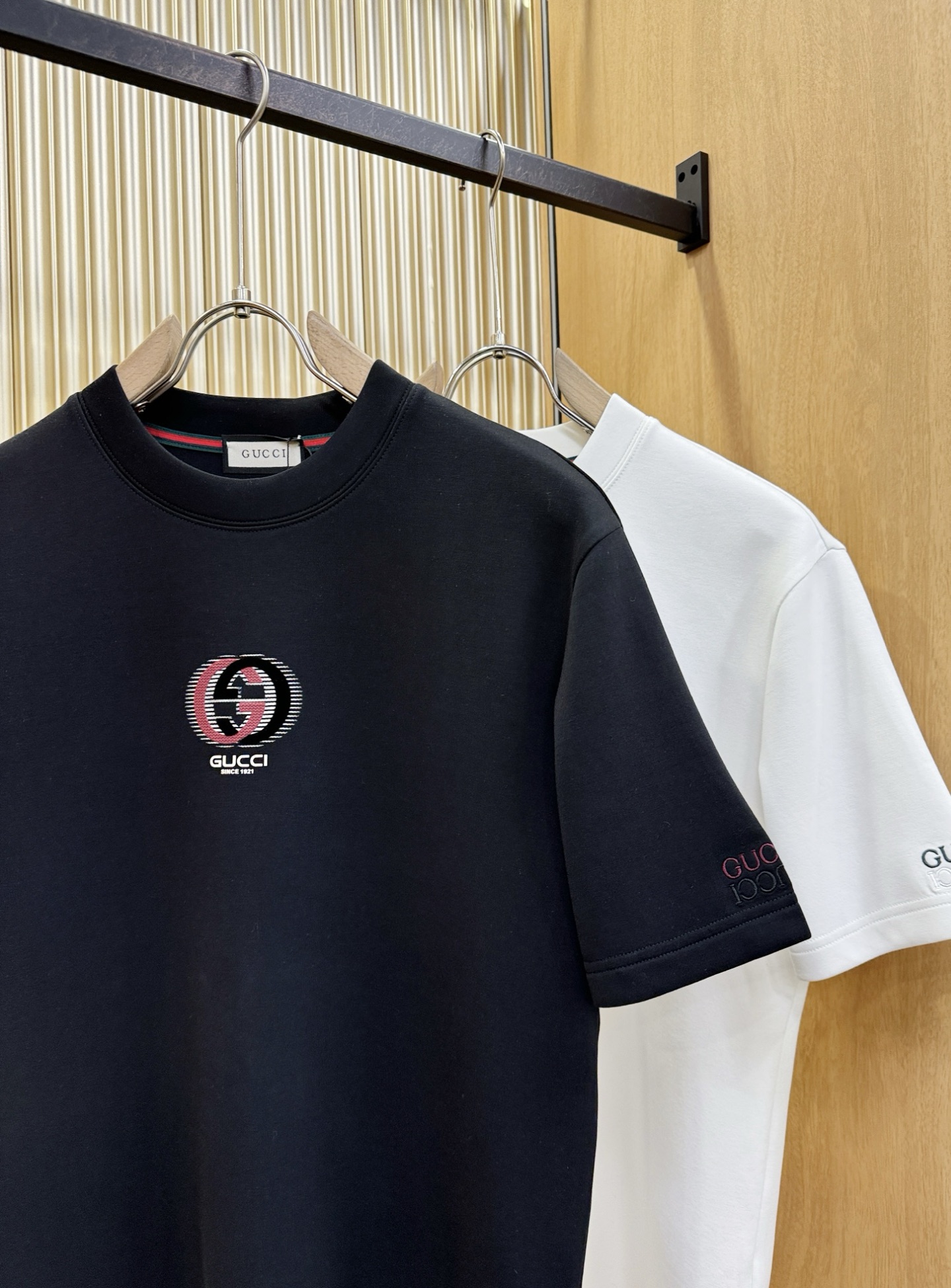 Gucci古奇 顶级品质 2025秋冬新品短袖！原版定制面料，手感柔软。顶级进口私货，时尚设计潮流短袖，