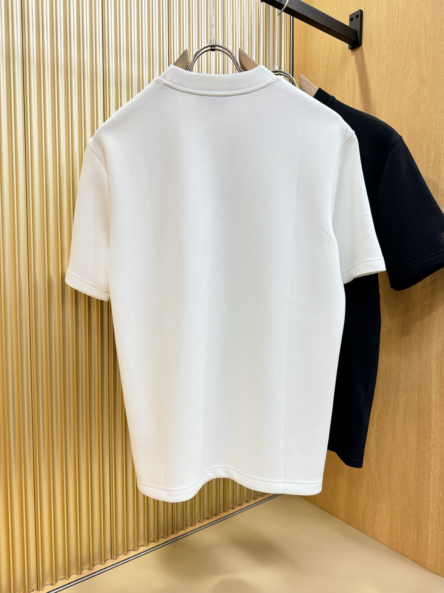 Gucci古奇 顶级品质 2025秋冬新品短袖！原版定制面料，手感柔软。顶级进口私货，时尚设计潮流短袖，