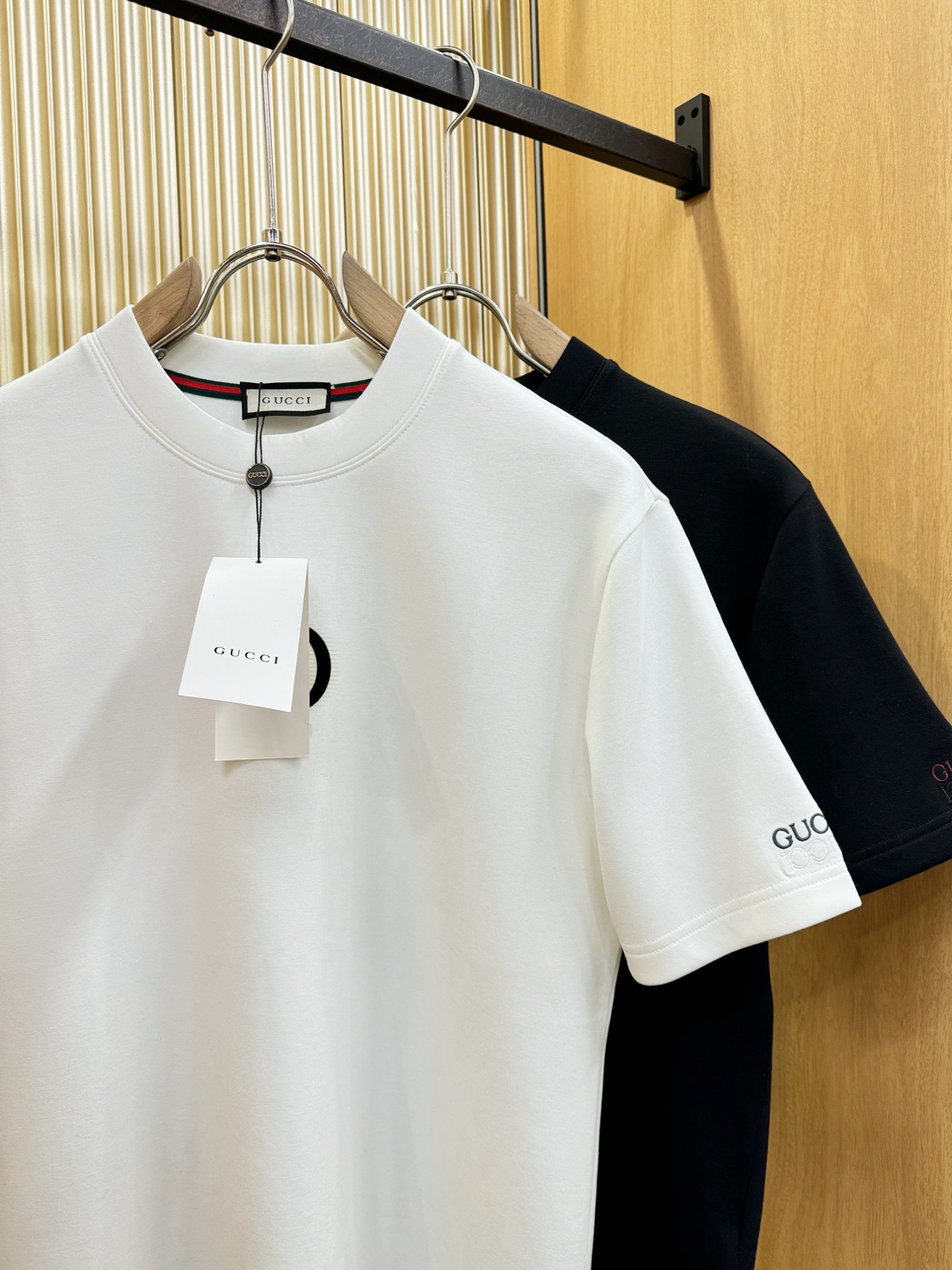 Gucci古奇 顶级品质 2025秋冬新品短袖！原版定制面料，手感柔软。顶级进口私货，时尚设计潮流短袖，