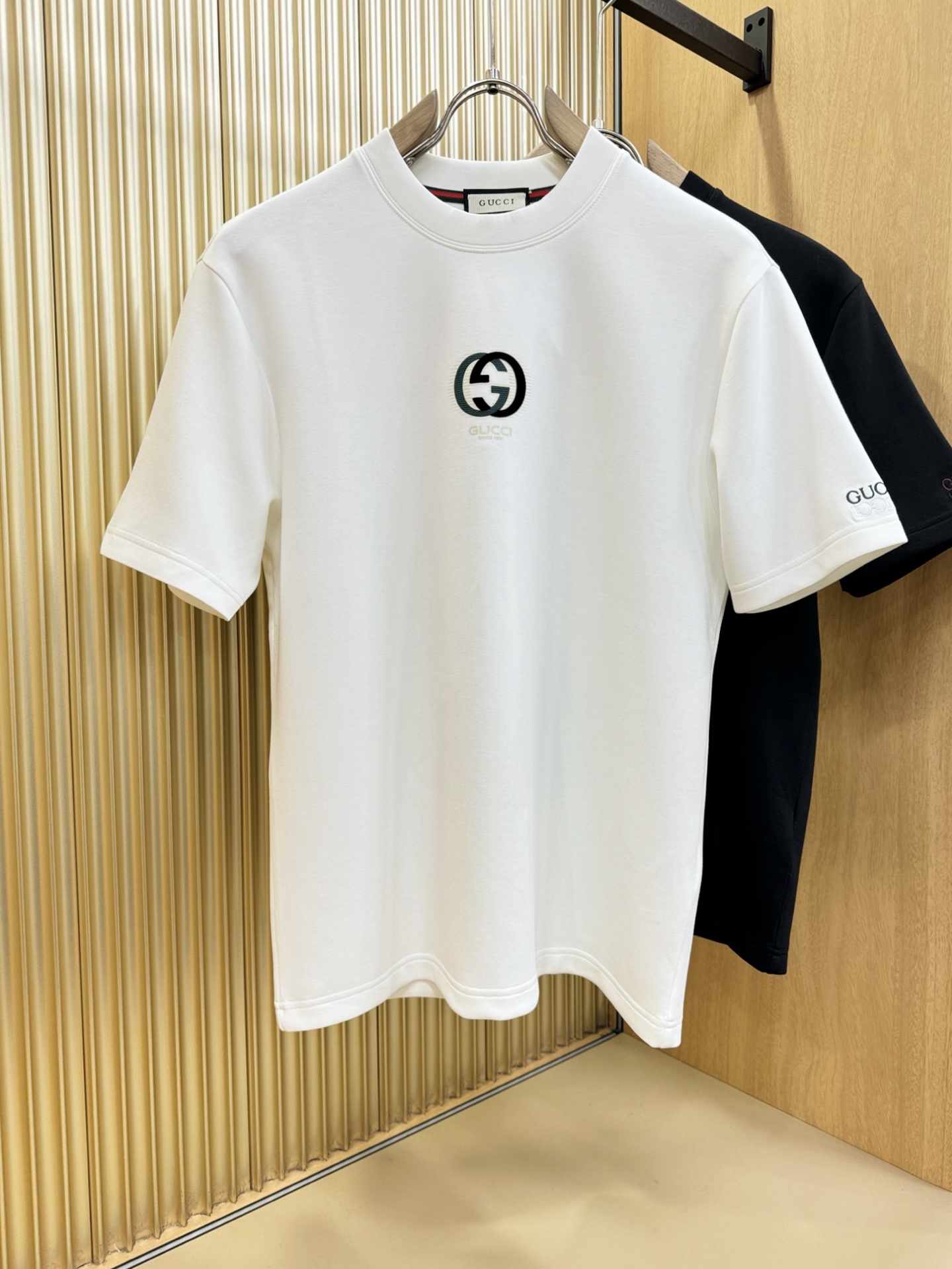 Gucci古奇 顶级品质 2025秋冬新品短袖！原版定制面料，手感柔软。顶级进口私货，时尚设计潮流短袖，