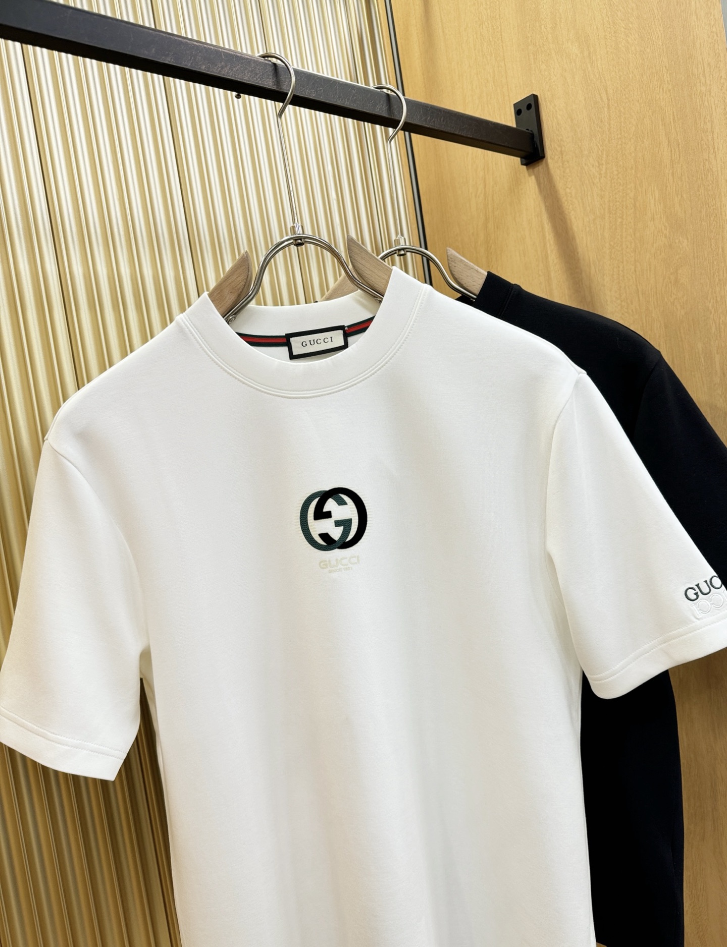 Gucci古奇 顶级品质 2025秋冬新品短袖！原版定制面料，手感柔软。顶级进口私货，时尚设计潮流短袖，