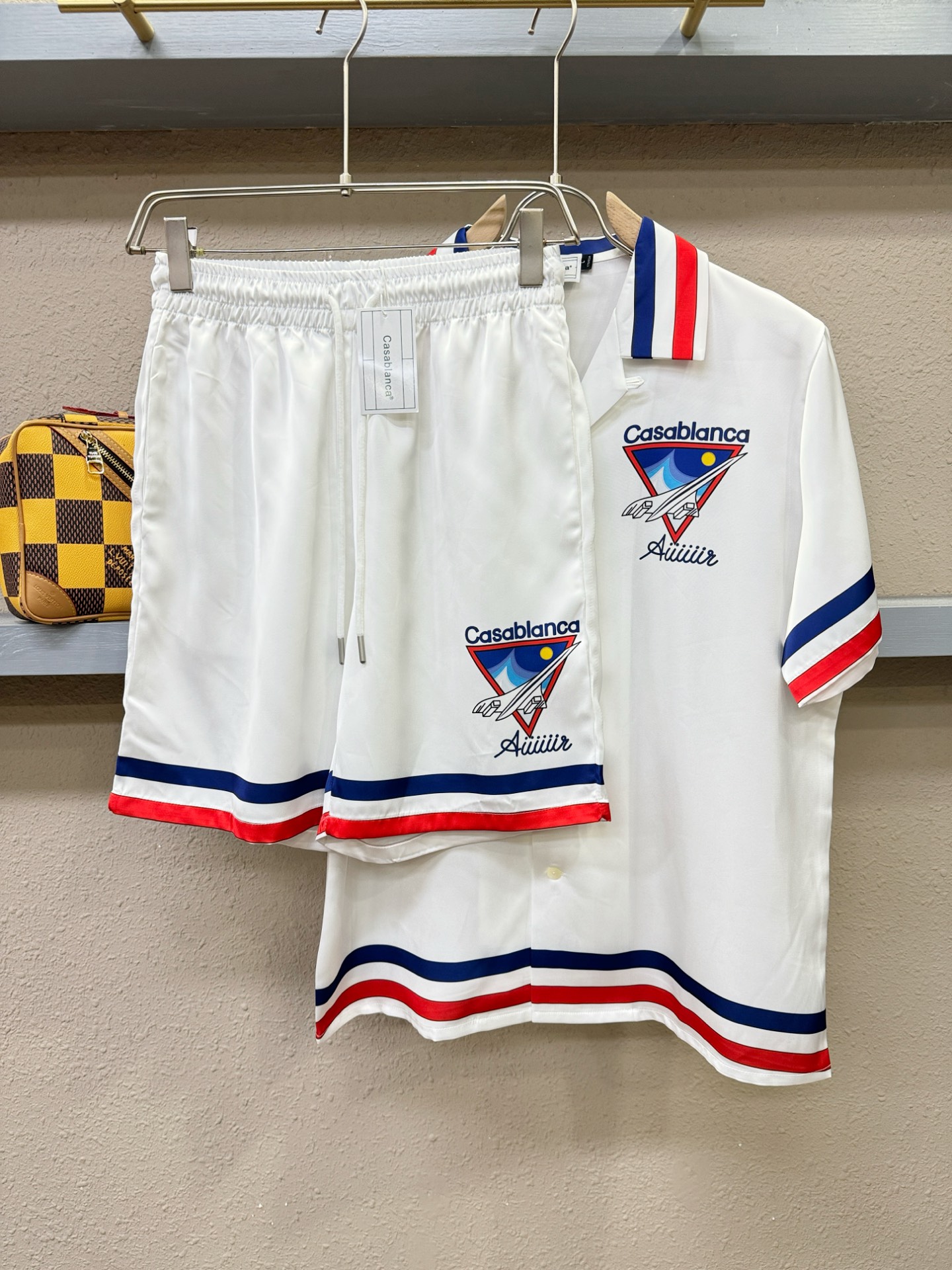 Casablanca 2025新款真丝套装，男女同款家居服套装，睡衣套装，干净利落剪裁，都市风十足。真丝