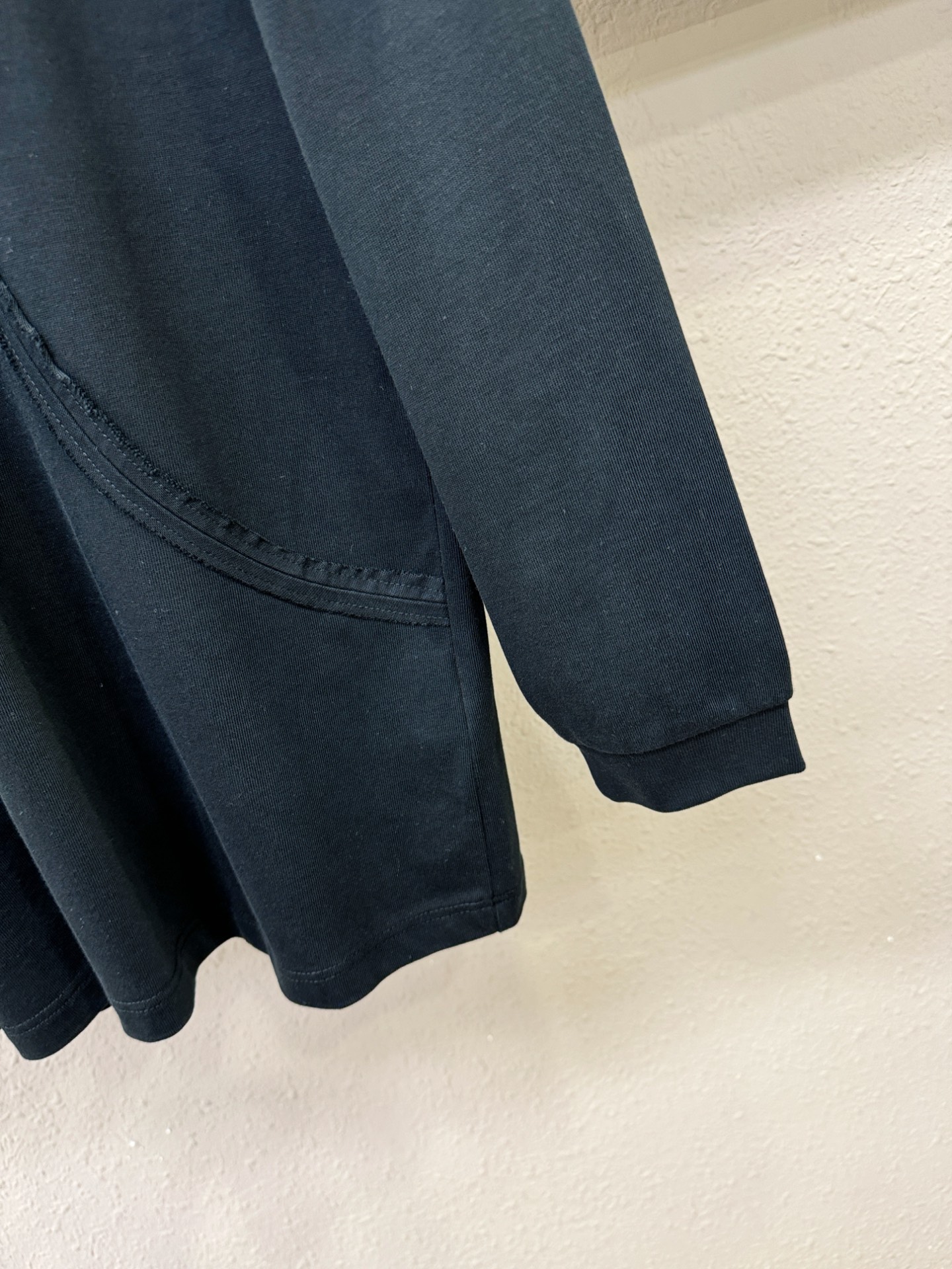 马吉拉 2025秋冬新品长袖T恤，经典Logo设计，百搭款 官网同步发售，柔软细腻保暖 亲肤感极高，完美