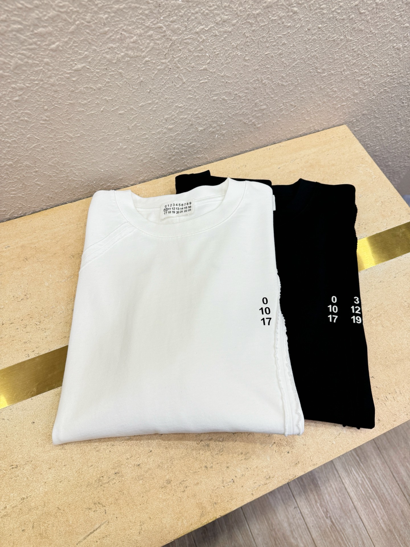 马吉拉 2025秋冬新品长袖T恤，经典Logo设计，百搭款 官网同步发售，柔软细腻保暖 亲肤感极高，完美