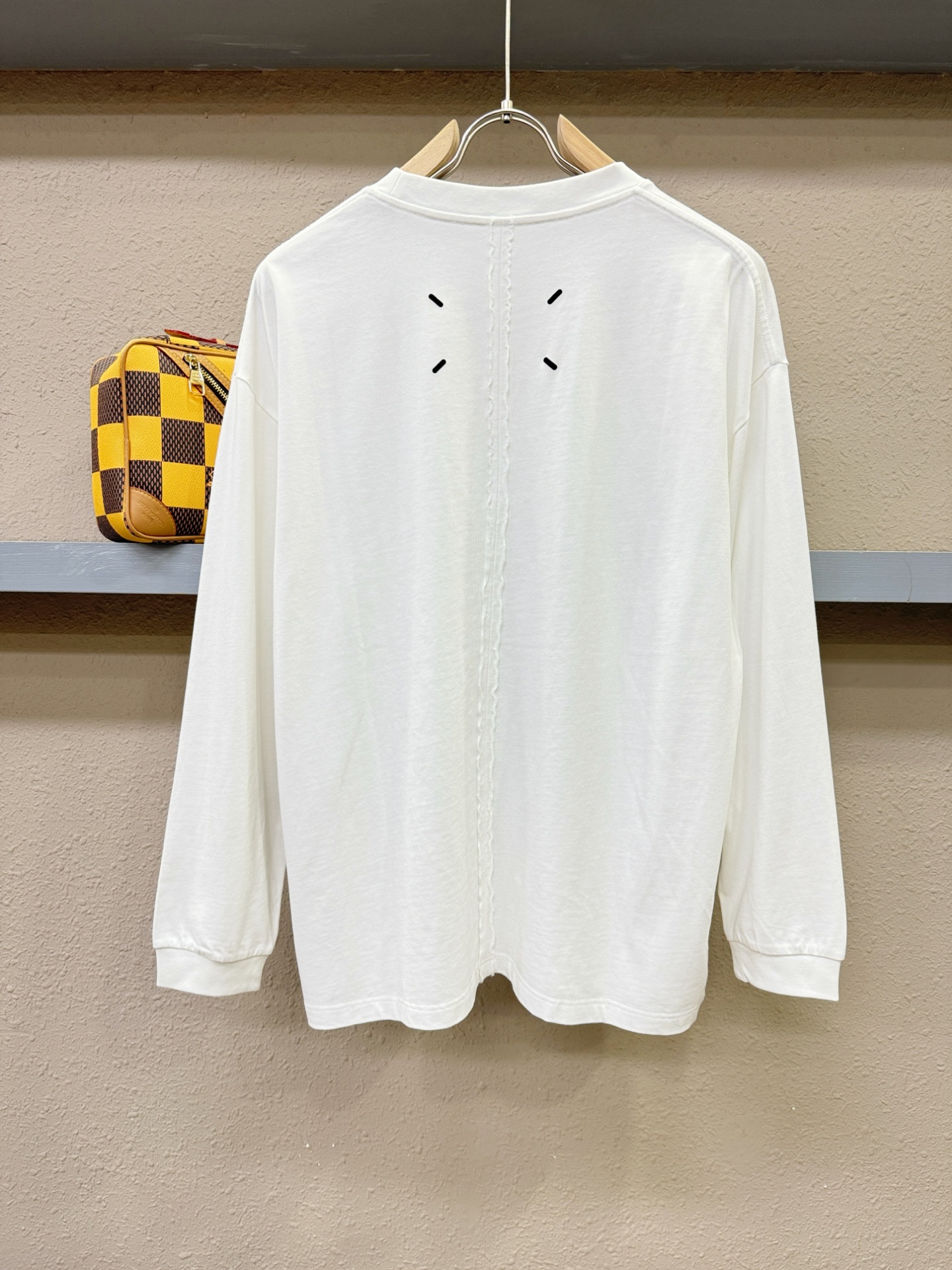 马吉拉 2025秋冬新品长袖T恤，经典Logo设计，百搭款 官网同步发售，柔软细腻保暖 亲肤感极高，完美