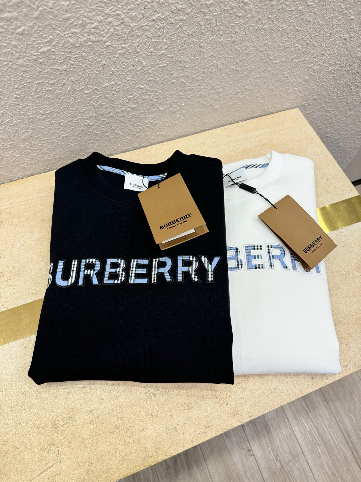 BURBERRY巴宝莉 2025ss秋季新品 长袖卫衣，经典Logo设计，百搭款 官网同步发售 定制面料