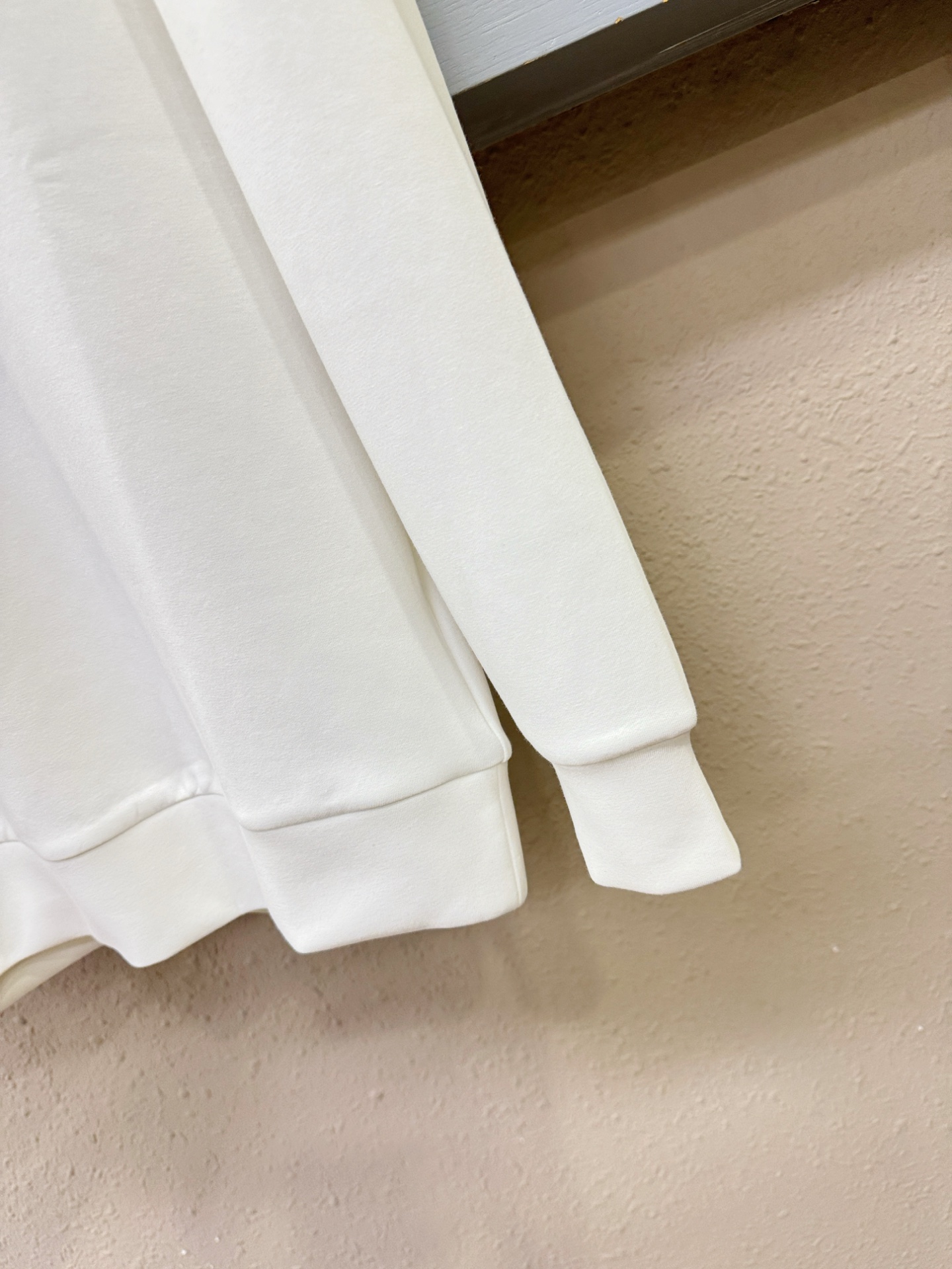 BURBERRY巴宝莉 2025ss秋季新品 长袖卫衣，经典Logo设计，百搭款 官网同步发售 定制面料