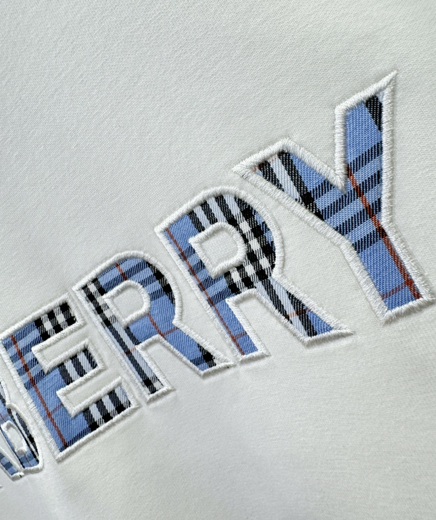 BURBERRY巴宝莉 2025ss秋季新品 长袖卫衣，经典Logo设计，百搭款 官网同步发售 定制面料