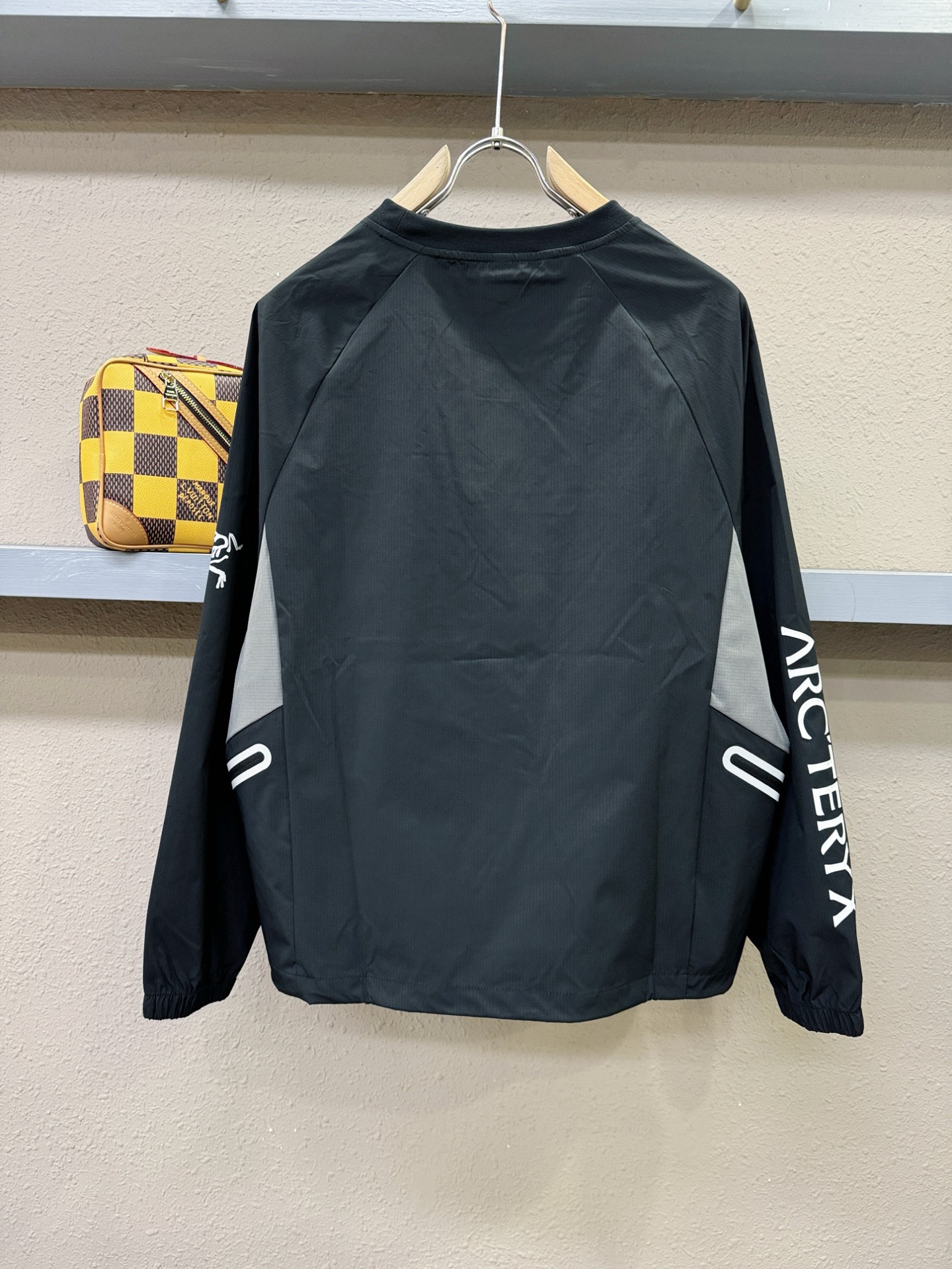 ARC‘TERYX/始祖鸟 2025秋冬新品长袖T恤，经典Logo设计，百搭款 官网同步发售，柔软细腻保