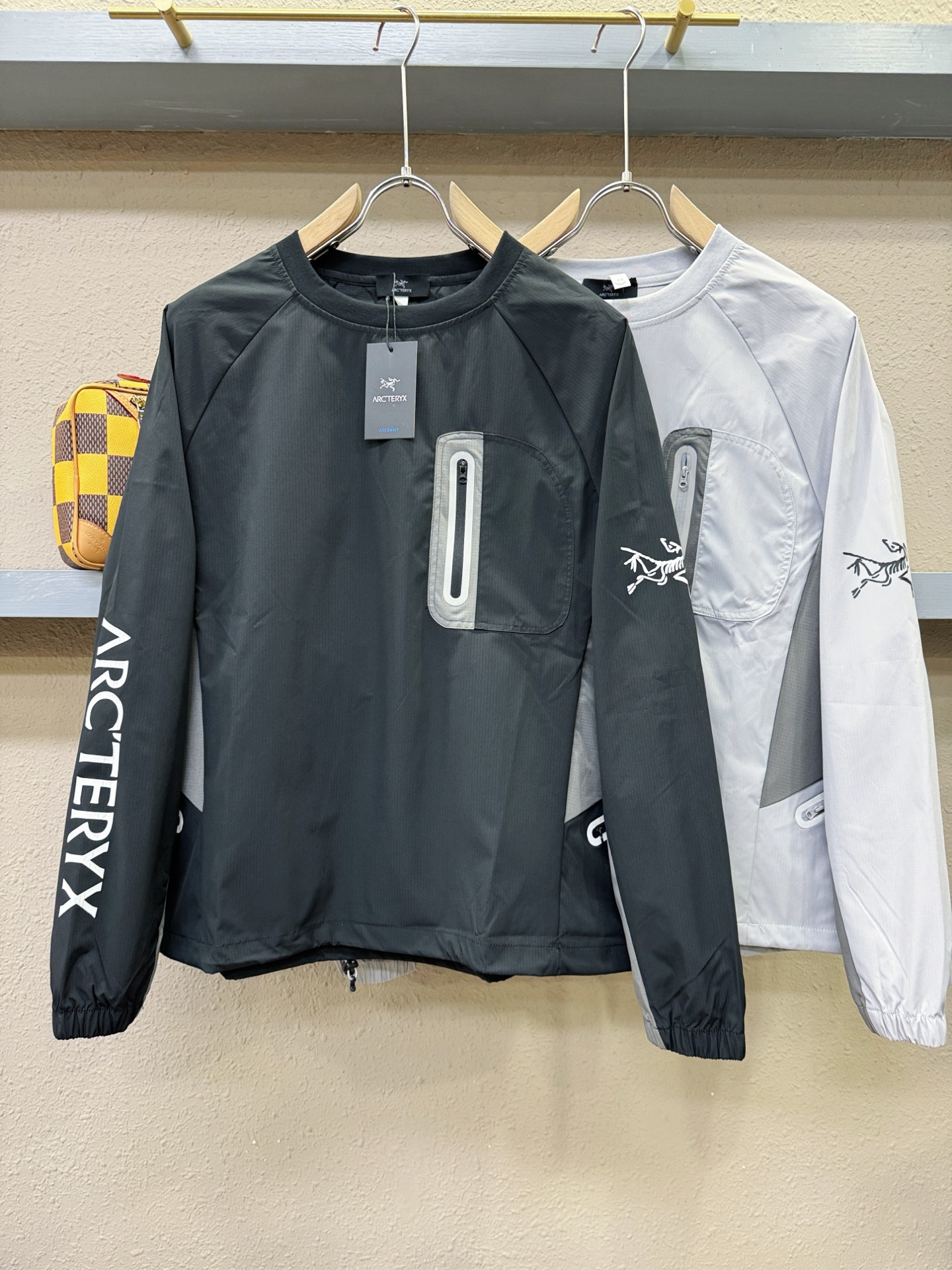 ARC‘TERYX/始祖鸟 2025秋冬新品长袖T恤，经典Logo设计，百搭款 官网同步发售，柔软细腻保