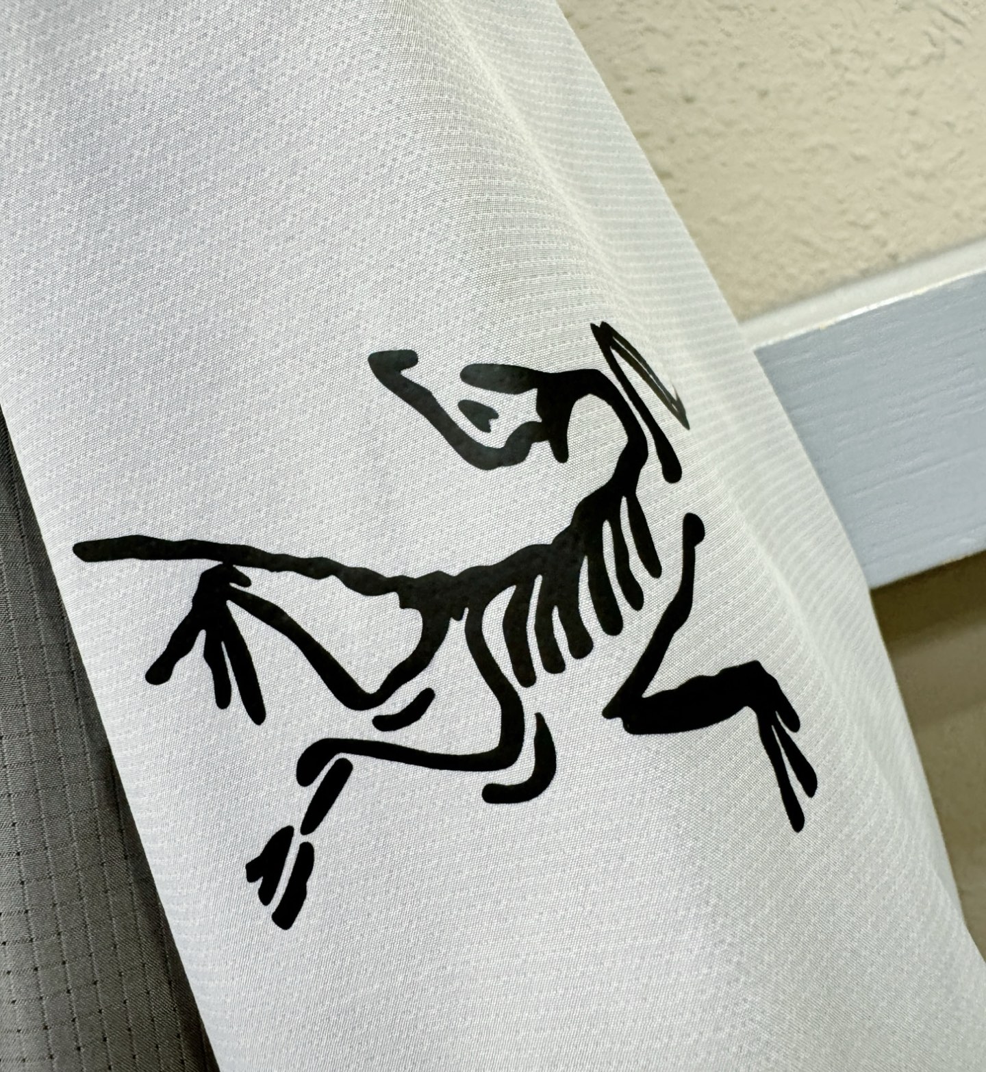 ARC‘TERYX/始祖鸟 2025秋冬新品长袖T恤，经典Logo设计，百搭款 官网同步发售，柔软细腻保