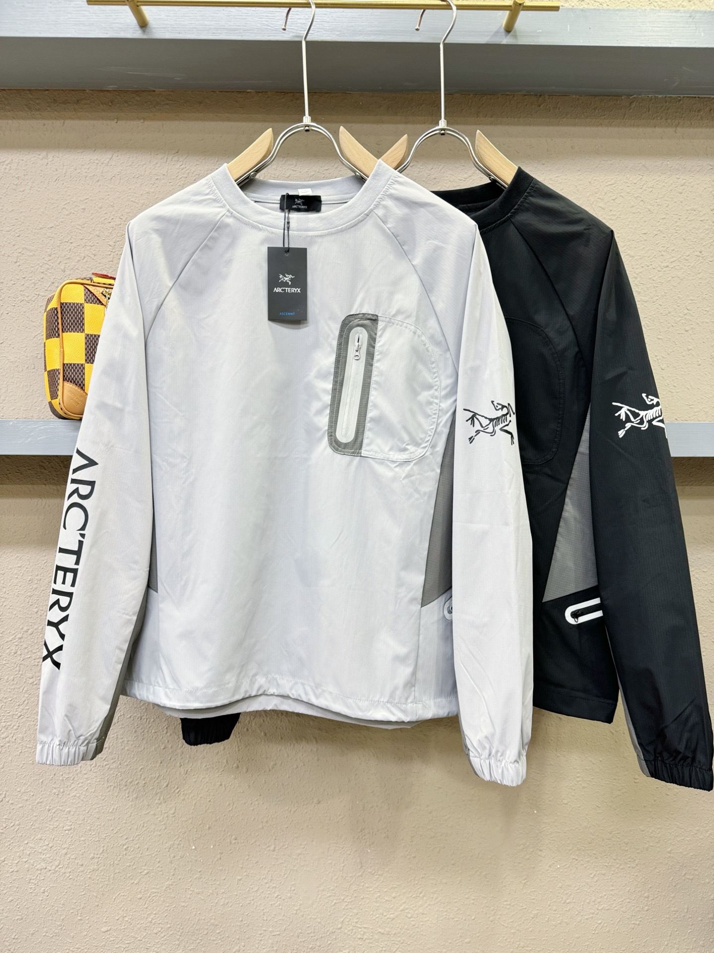 ARC‘TERYX/始祖鸟 2025秋冬新品长袖T恤，经典Logo设计，百搭款 官网同步发售，柔软细腻保