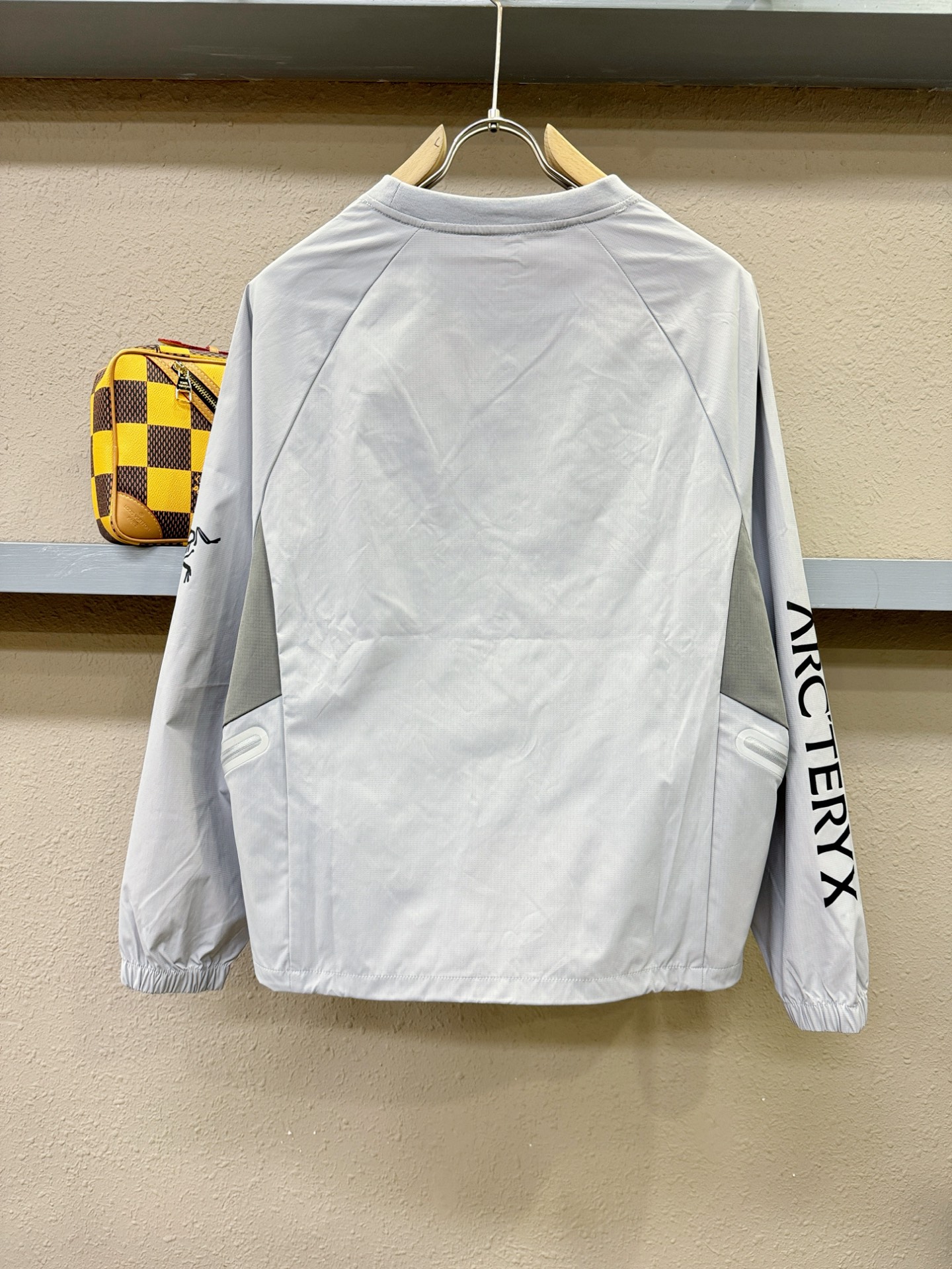 ARC‘TERYX/始祖鸟 2025秋冬新品长袖T恤，经典Logo设计，百搭款 官网同步发售，柔软细腻保