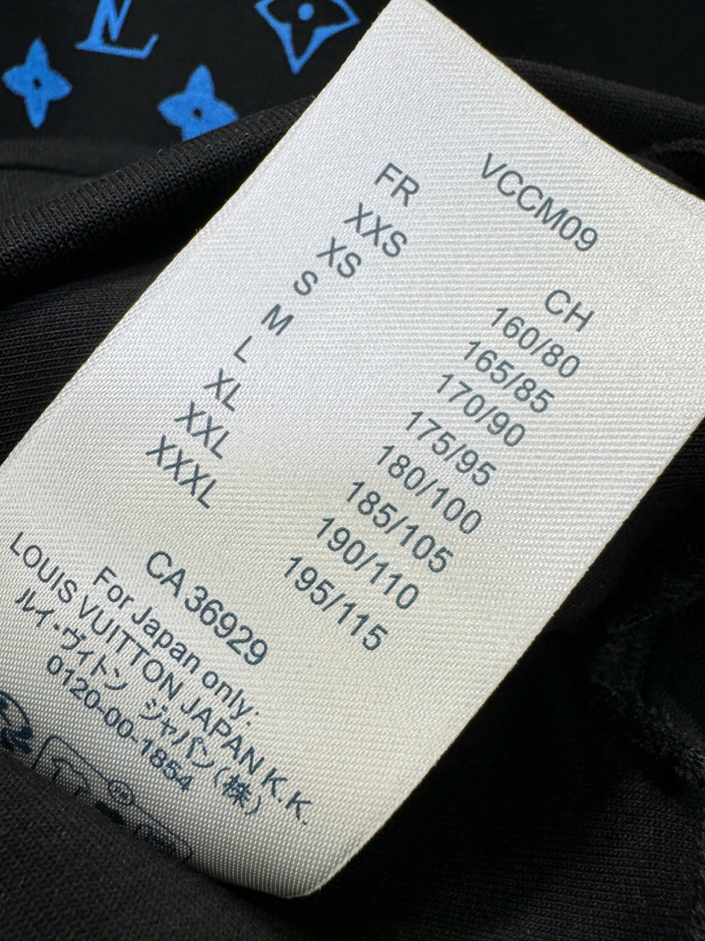 LV 2025ss秋季新品 长袖卫衣，经典Logo设计，百搭款 官网同步发售 定制面料，柔软细腻，亲肤感