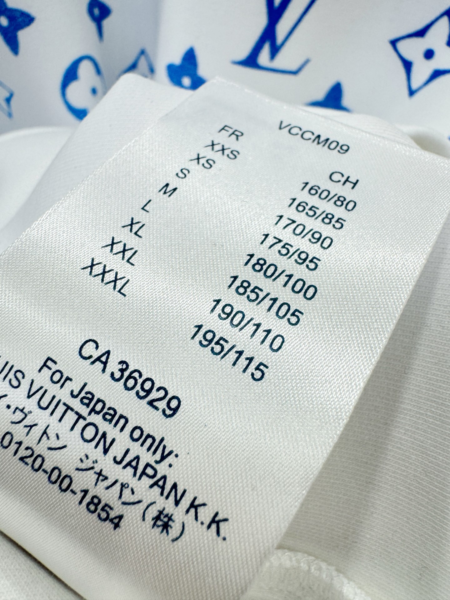 LV 2025ss秋季新品 长袖卫衣，经典Logo设计，百搭款 官网同步发售 定制面料，柔软细腻，亲肤感