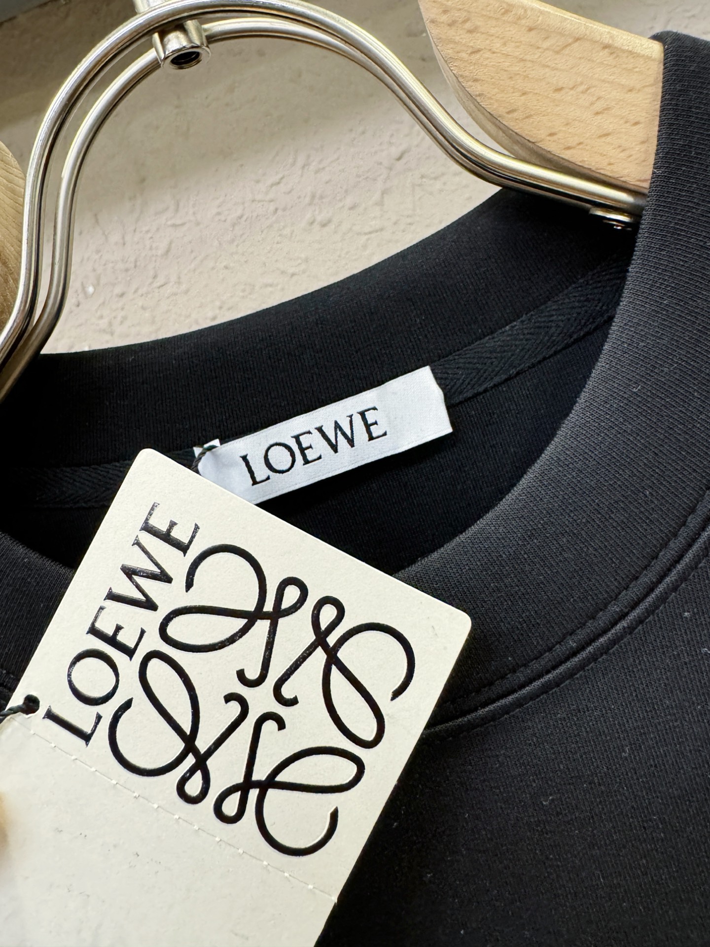 LOEWE罗意威 顶级品质 2025秋冬新品短袖！原版定制面料，手感柔软。顶级进口私货，时尚设计潮流短袖