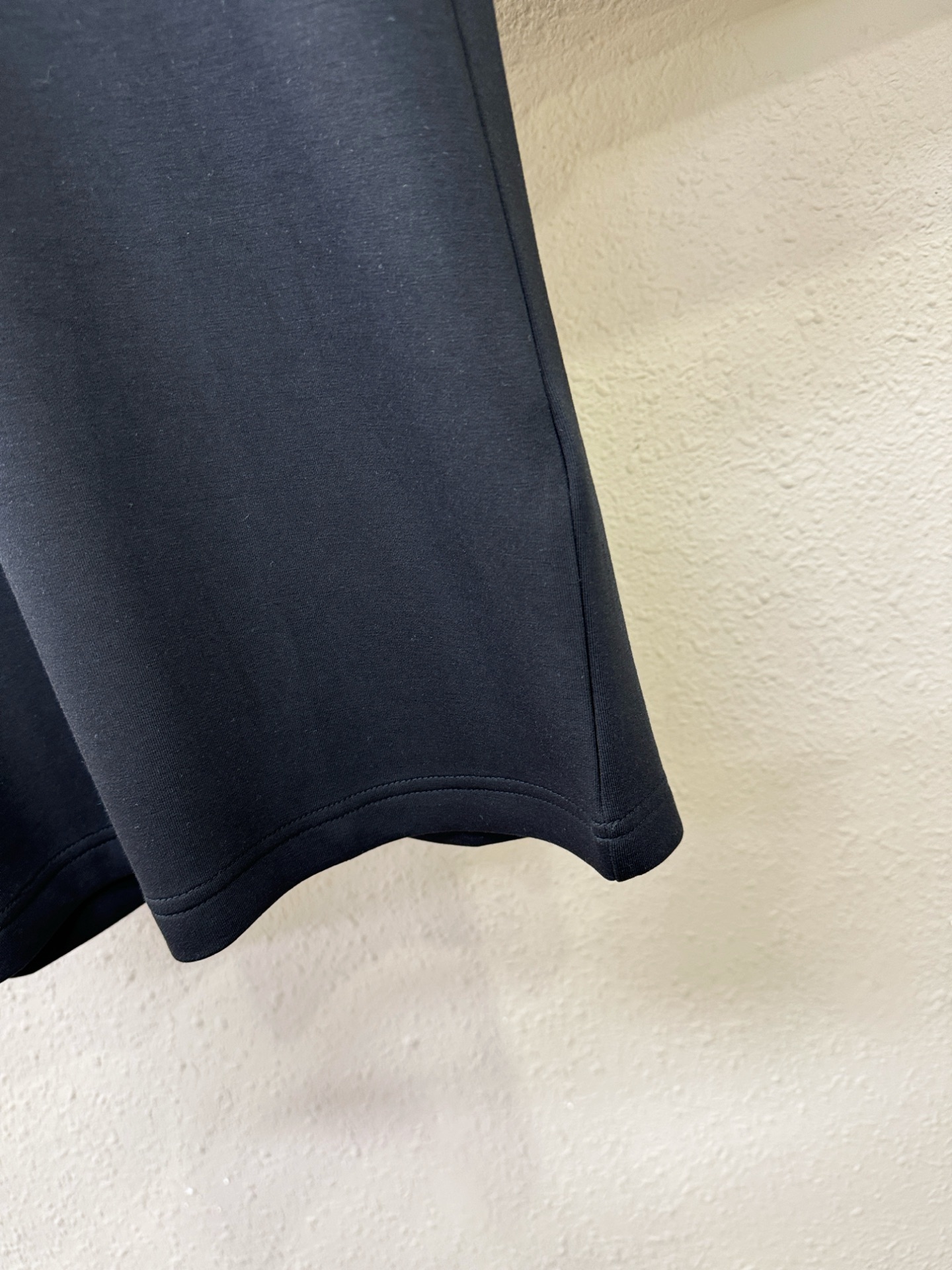 LOEWE罗意威 顶级品质 2025秋冬新品短袖！原版定制面料，手感柔软。顶级进口私货，时尚设计潮流短袖