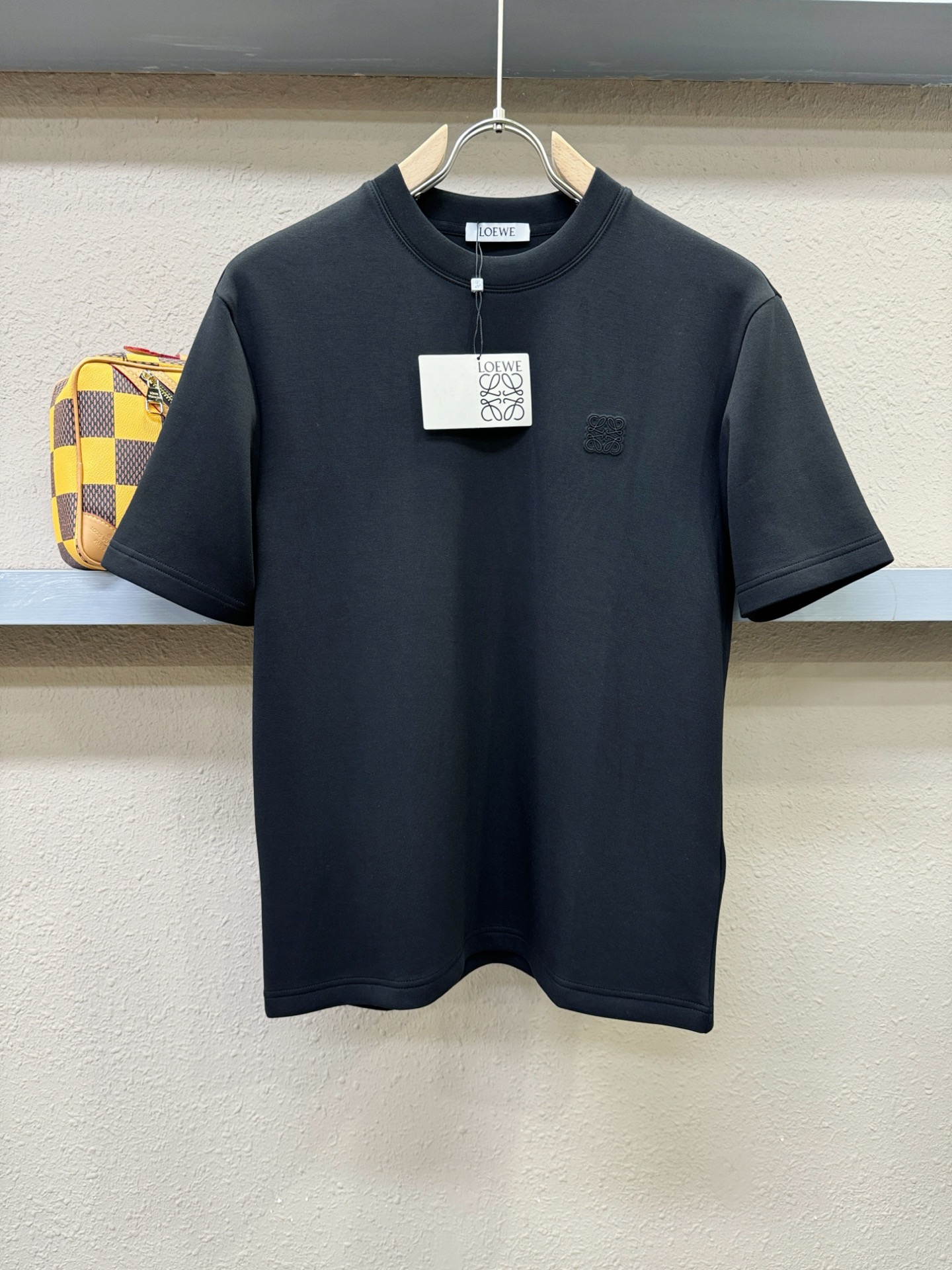 LOEWE罗意威 顶级品质 2025秋冬新品短袖！原版定制面料，手感柔软。顶级进口私货，时尚设计潮流短袖