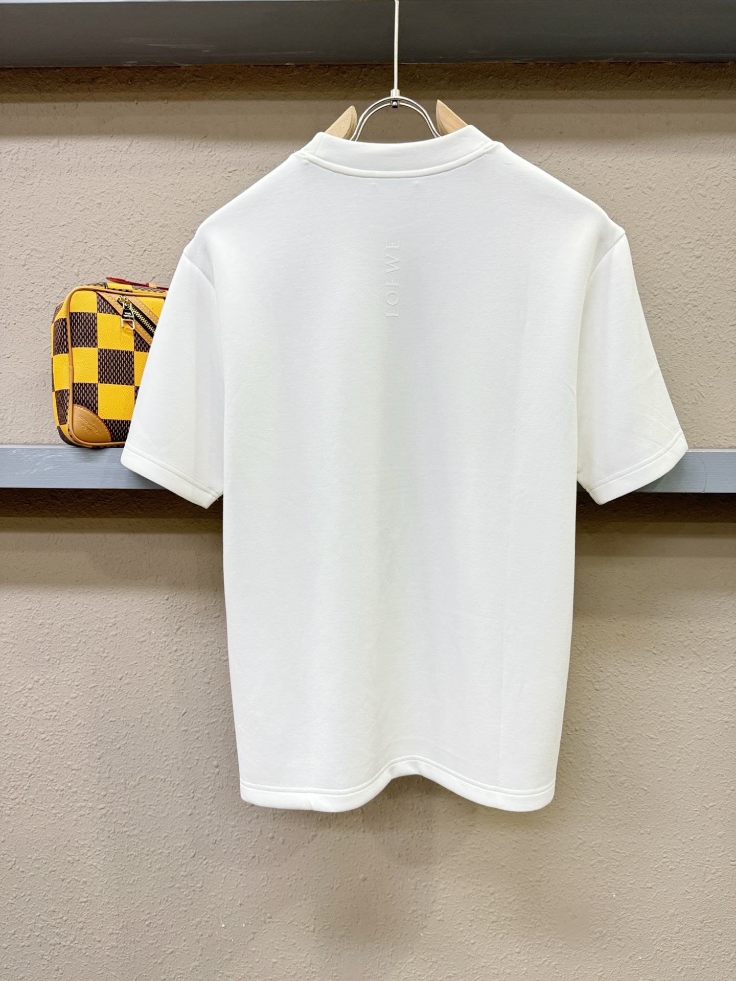 LOEWE罗意威 顶级品质 2025秋冬新品短袖！原版定制面料，手感柔软。顶级进口私货，时尚设计潮流短袖