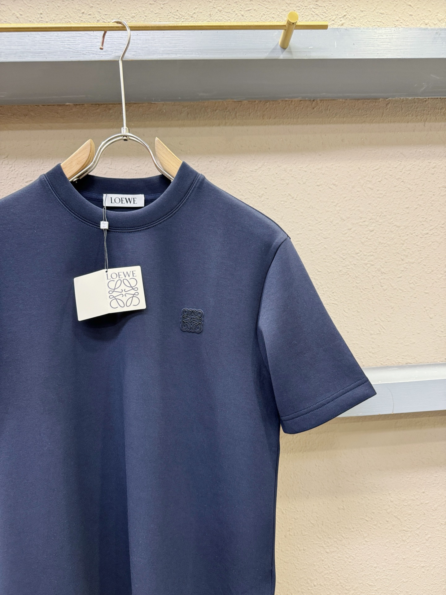 LOEWE罗意威 顶级品质 2025秋冬新品短袖！原版定制面料，手感柔软。顶级进口私货，时尚设计潮流短袖
