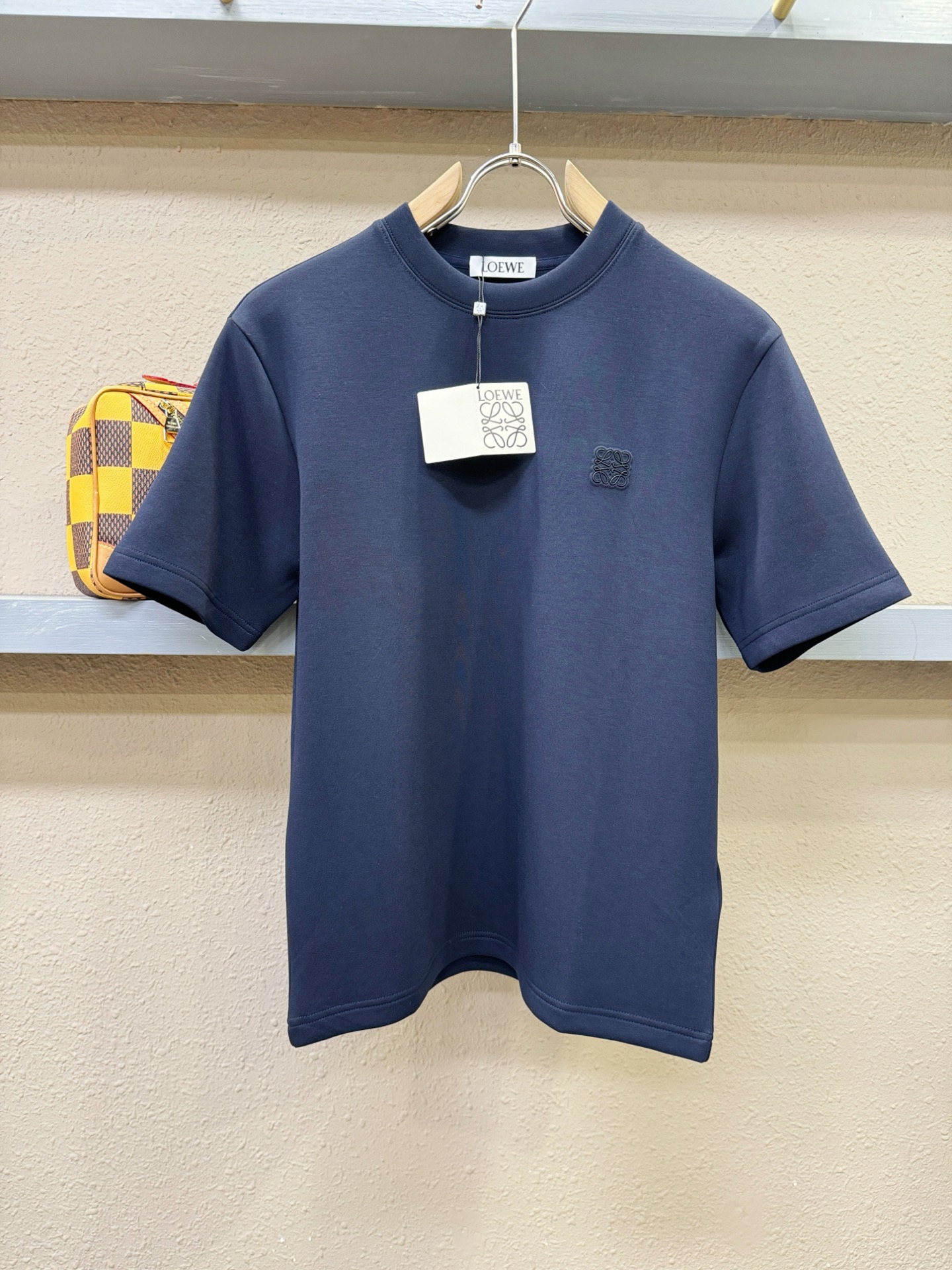 LOEWE罗意威 顶级品质 2025秋冬新品短袖！原版定制面料，手感柔软。顶级进口私货，时尚设计潮流短袖