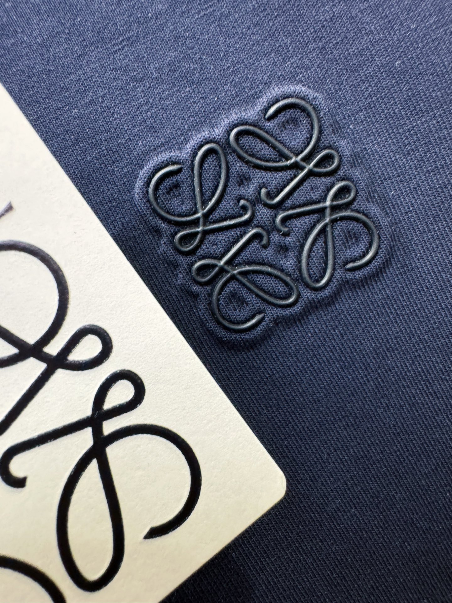 LOEWE罗意威 顶级品质 2025秋冬新品短袖！原版定制面料，手感柔软。顶级进口私货，时尚设计潮流短袖