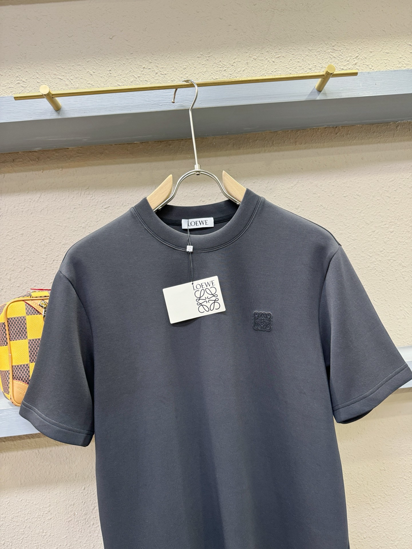 LOEWE罗意威 顶级品质 2025秋冬新品短袖！原版定制面料，手感柔软。顶级进口私货，时尚设计潮流短袖