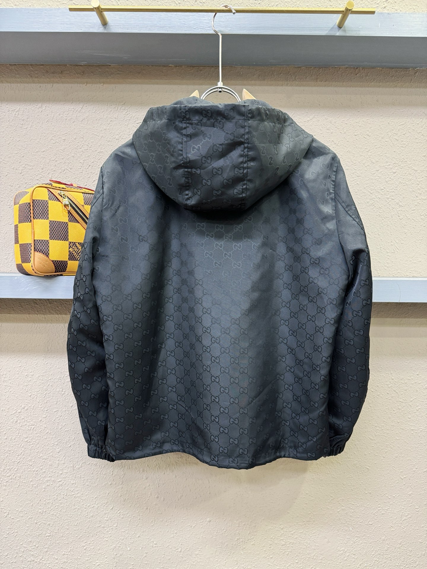 Gucci古奇 2025秋冬新款夹克外套，原单狠货 意大利进口面料时尚夹克外套。欧洲专柜同步，上身更随意