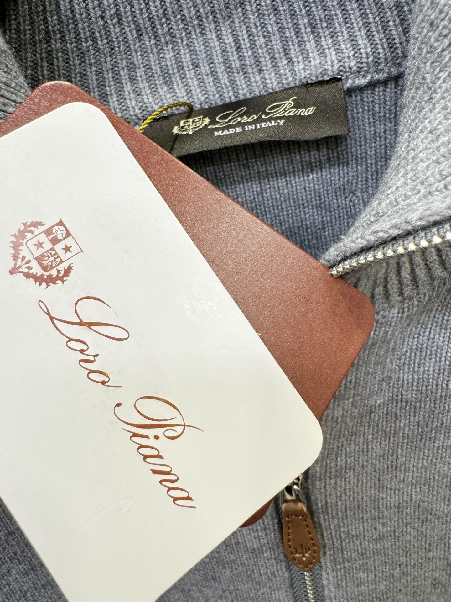 Loro Piana诺悠翩雅 新品爆款 2025秋冬新品拉链羊毛毛衣 胸前品牌Golo刺绣，经典简约大气